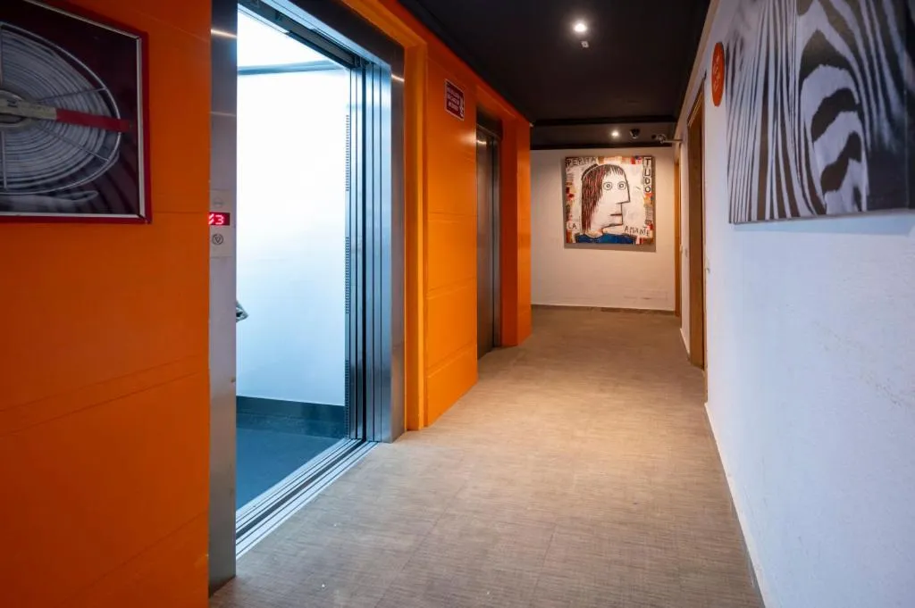 elevator in Apartamentos G3 Galeon