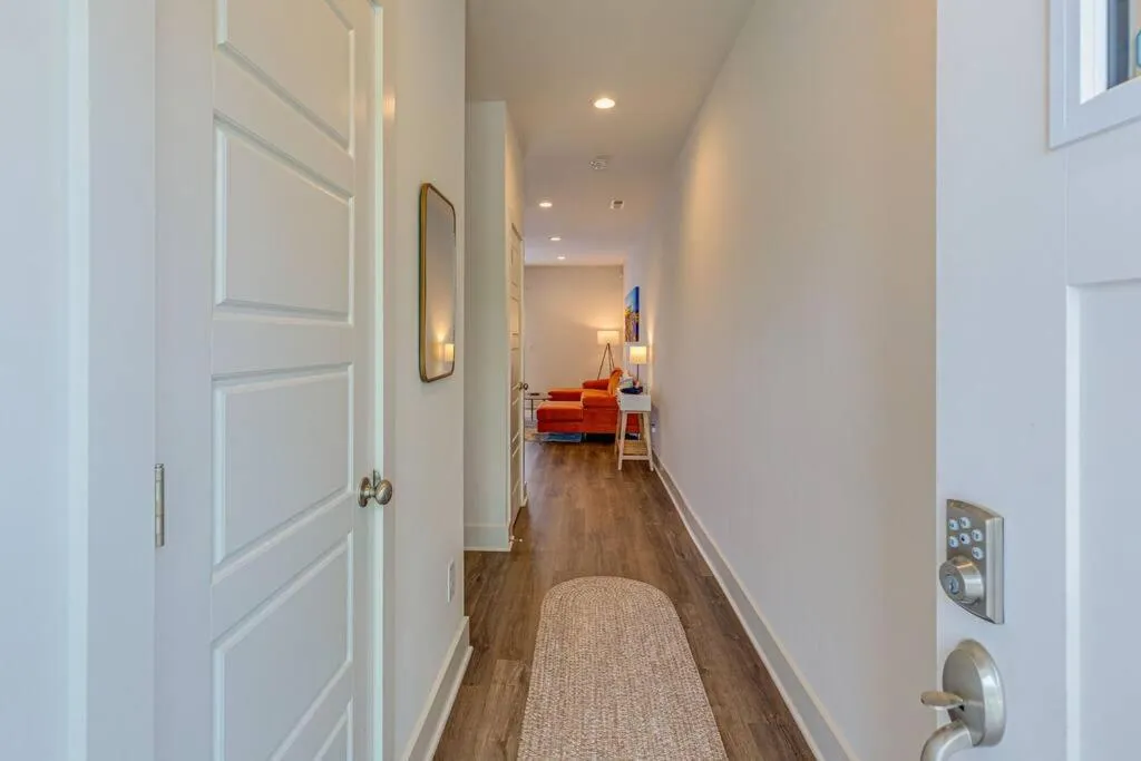 Facade/entrance, Bed in #BestStayEverNashville