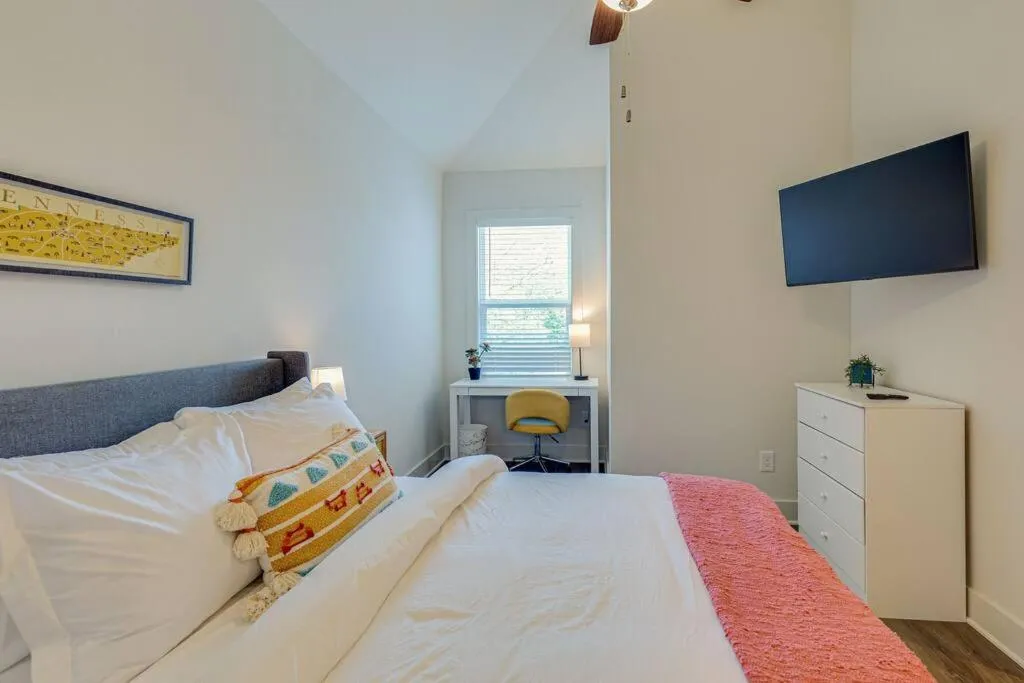 TV and multimedia, Bed in #BestStayEverNashville