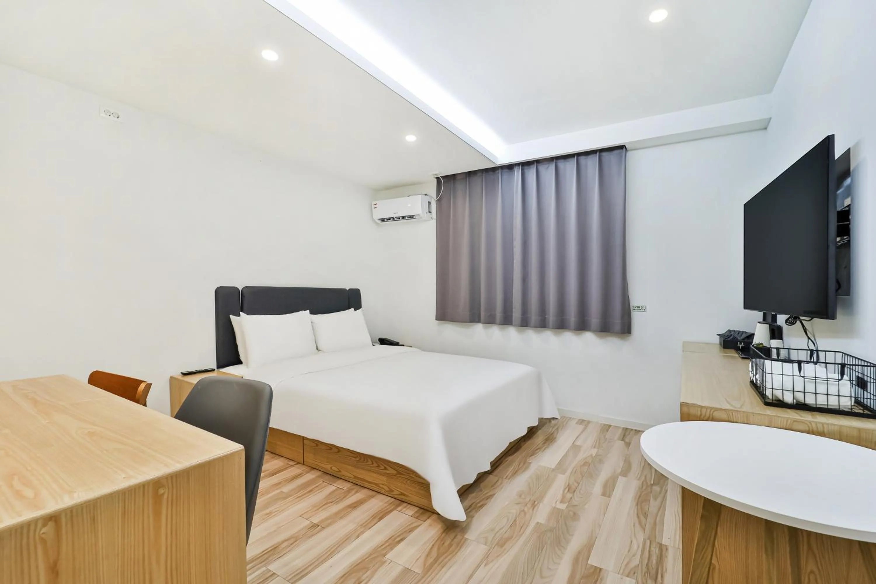 Decorative detail, Bed in Sloth Hotel Busan Seomyeon