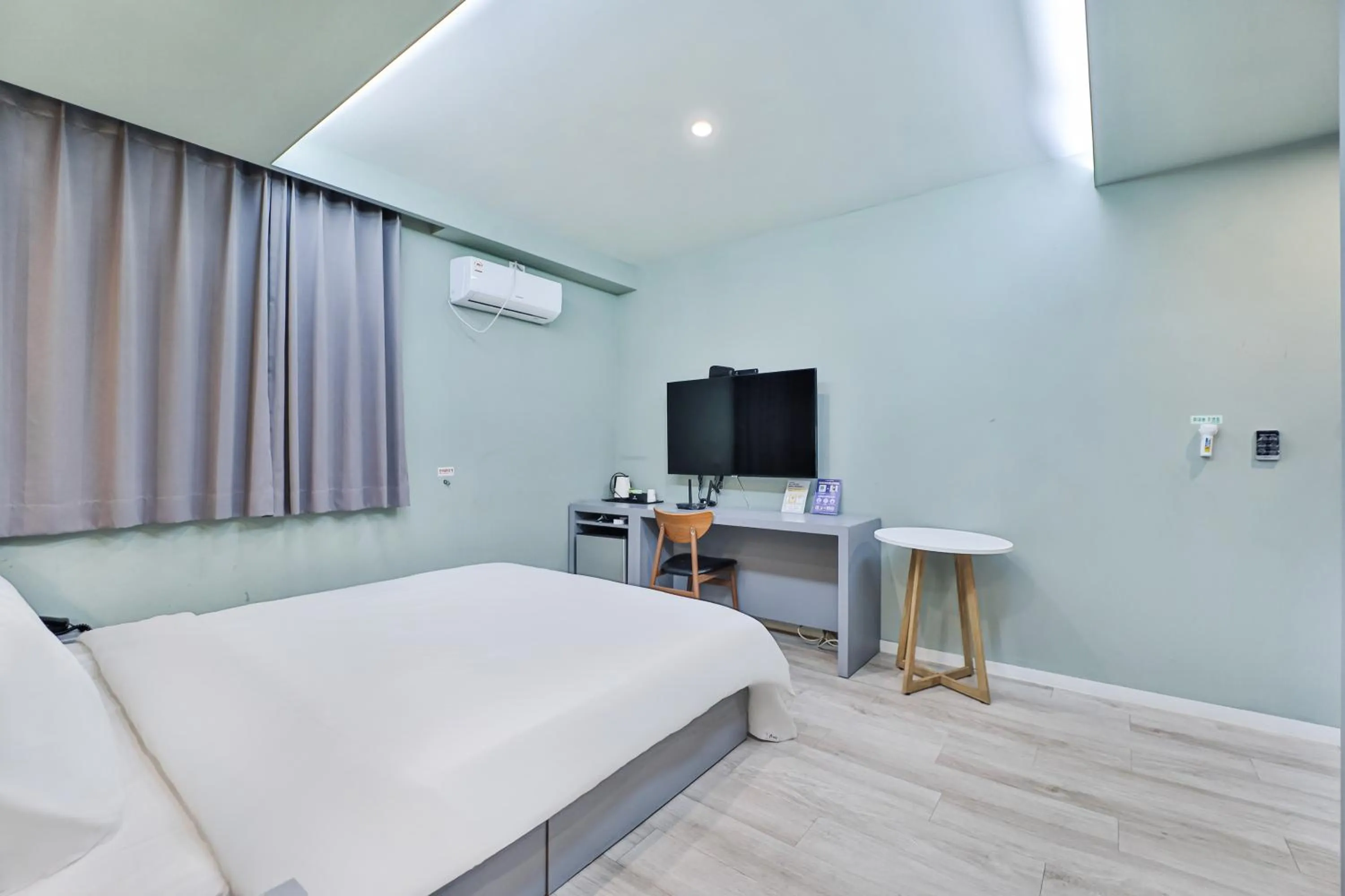 Decorative detail, Bed in Sloth Hotel Busan Seomyeon