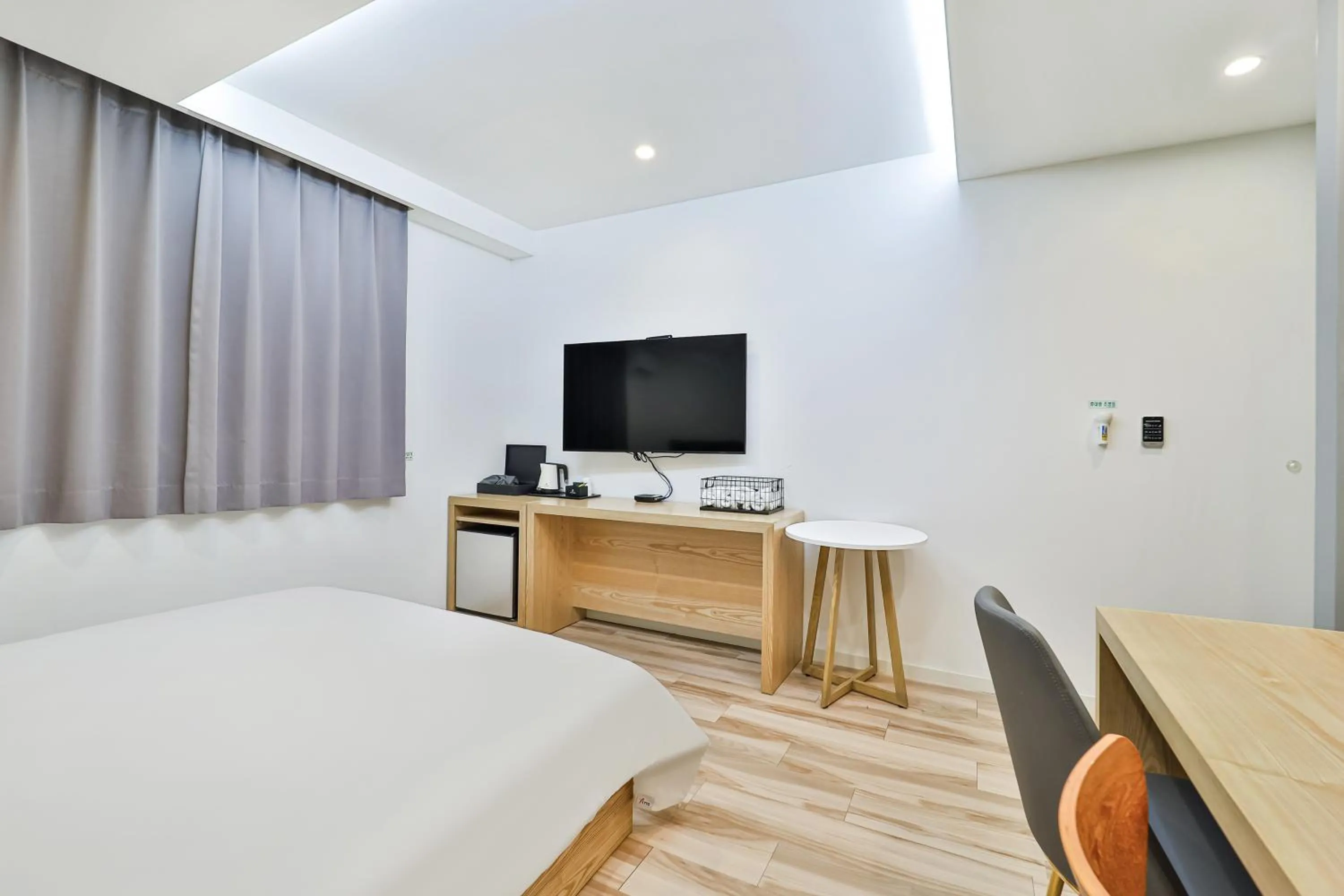 Decorative detail, Bed in Sloth Hotel Busan Seomyeon