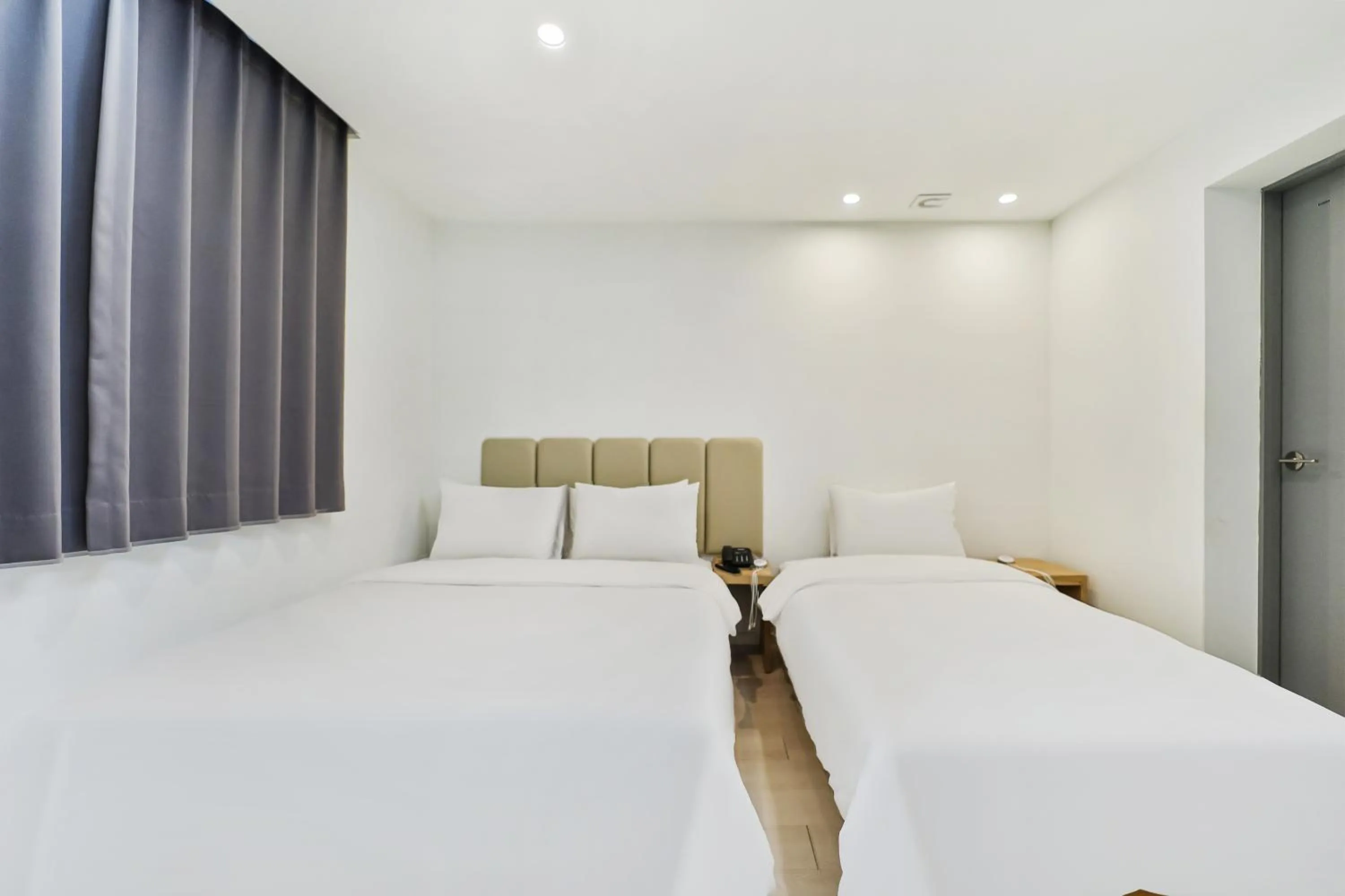 Decorative detail, Bed in Sloth Hotel Busan Seomyeon