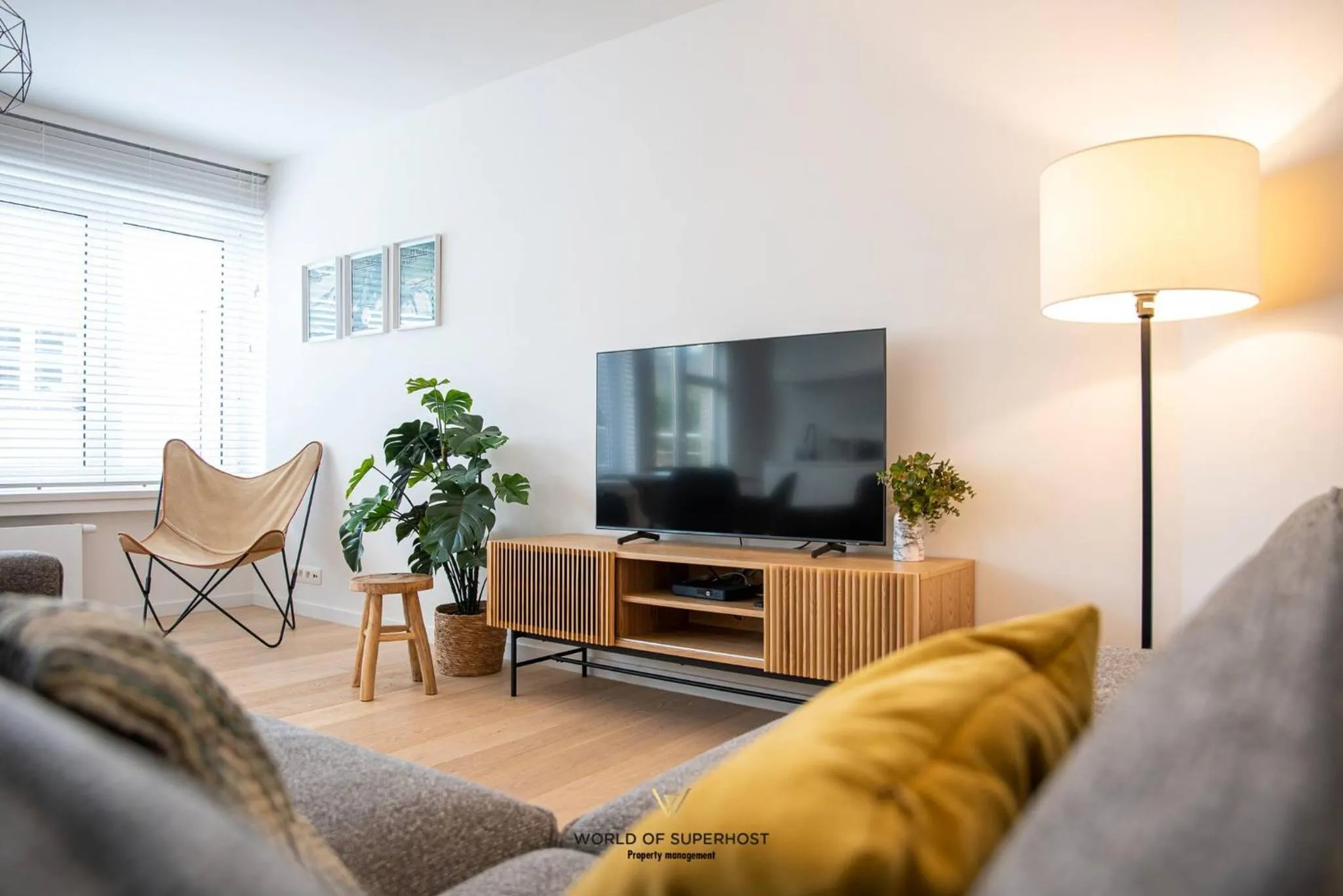 Nice bright apartment near the sea and the marina