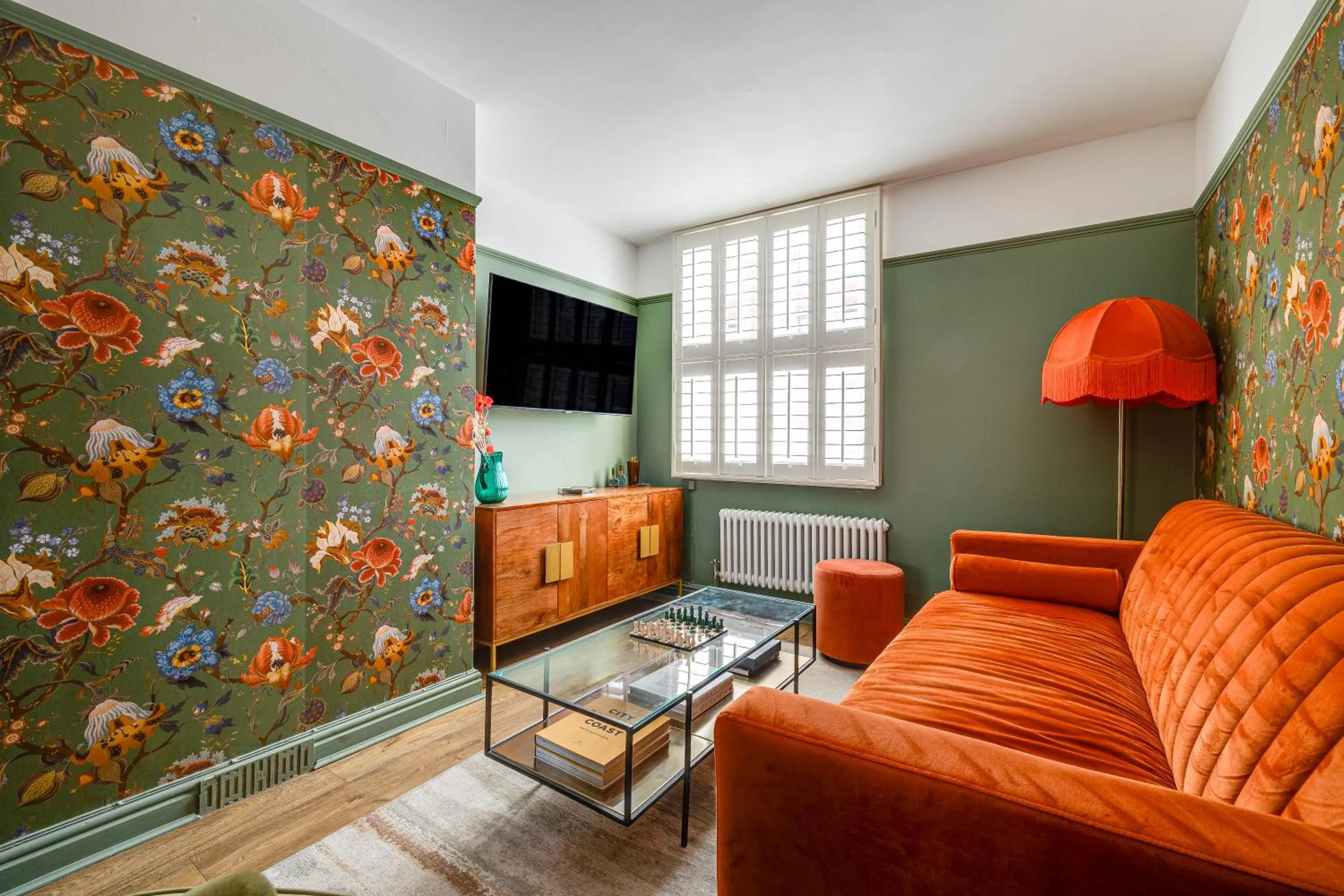 Insta-worthy Loft on Historic Chester Rows, Sleeps 4 & Free Parking