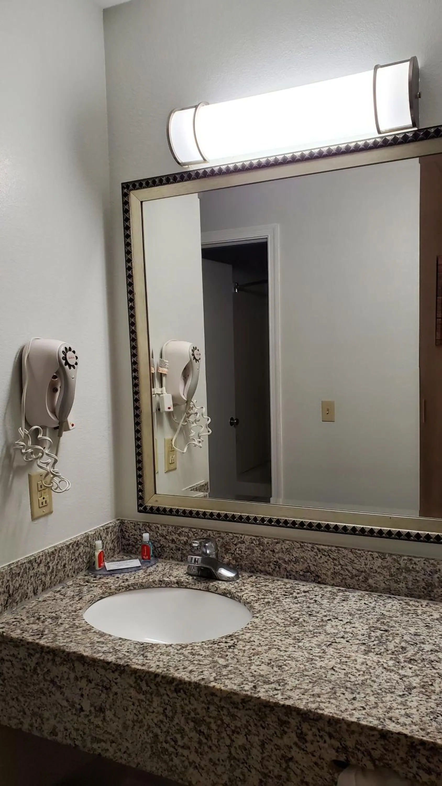 Bathroom in Stonewood Inn & Suites of Carrollton - Smithfield