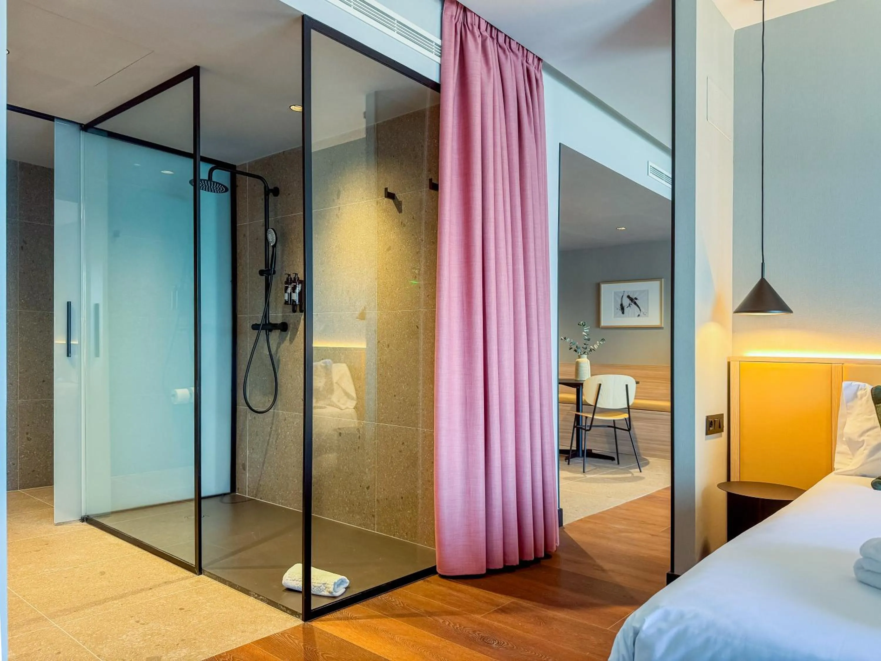 Bathroom, Bed in Hotel Bahía de Vigo