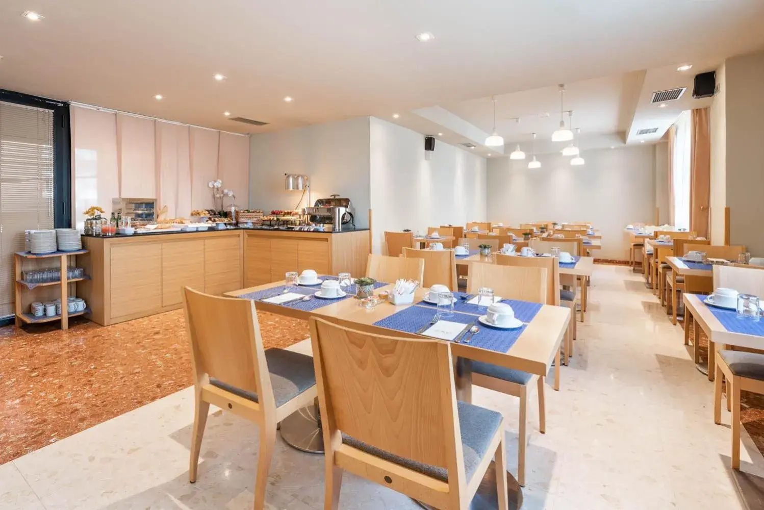 Breakfast in Aparthotel Exe Campus San Mamés Breakfast in Aparthotel Exe Campus San Mamés