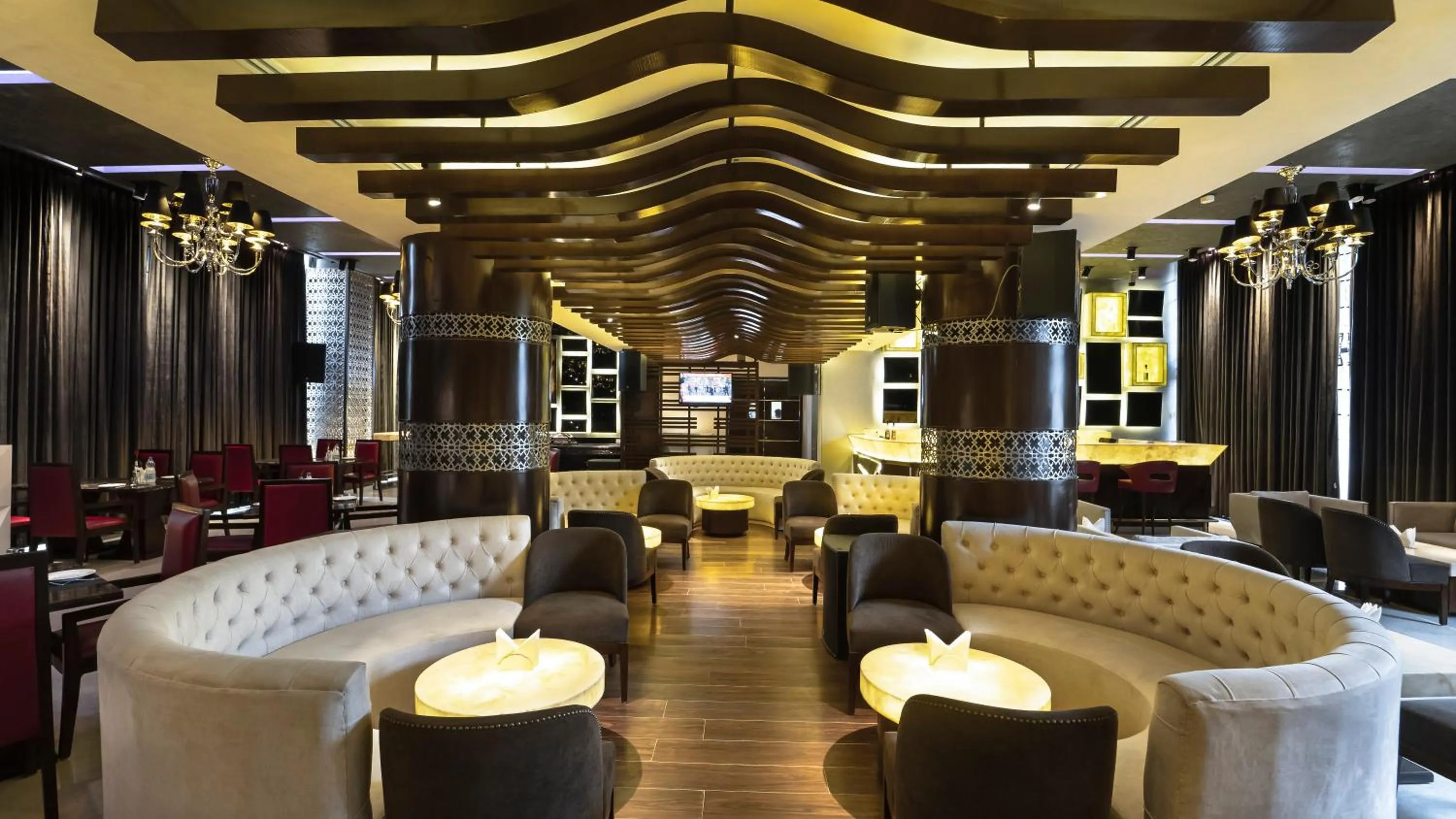 Restaurant/places to eat in Udman Hotel at 18km from IGI Airport, By Ferns N Petals, Chattarpur, Delhi