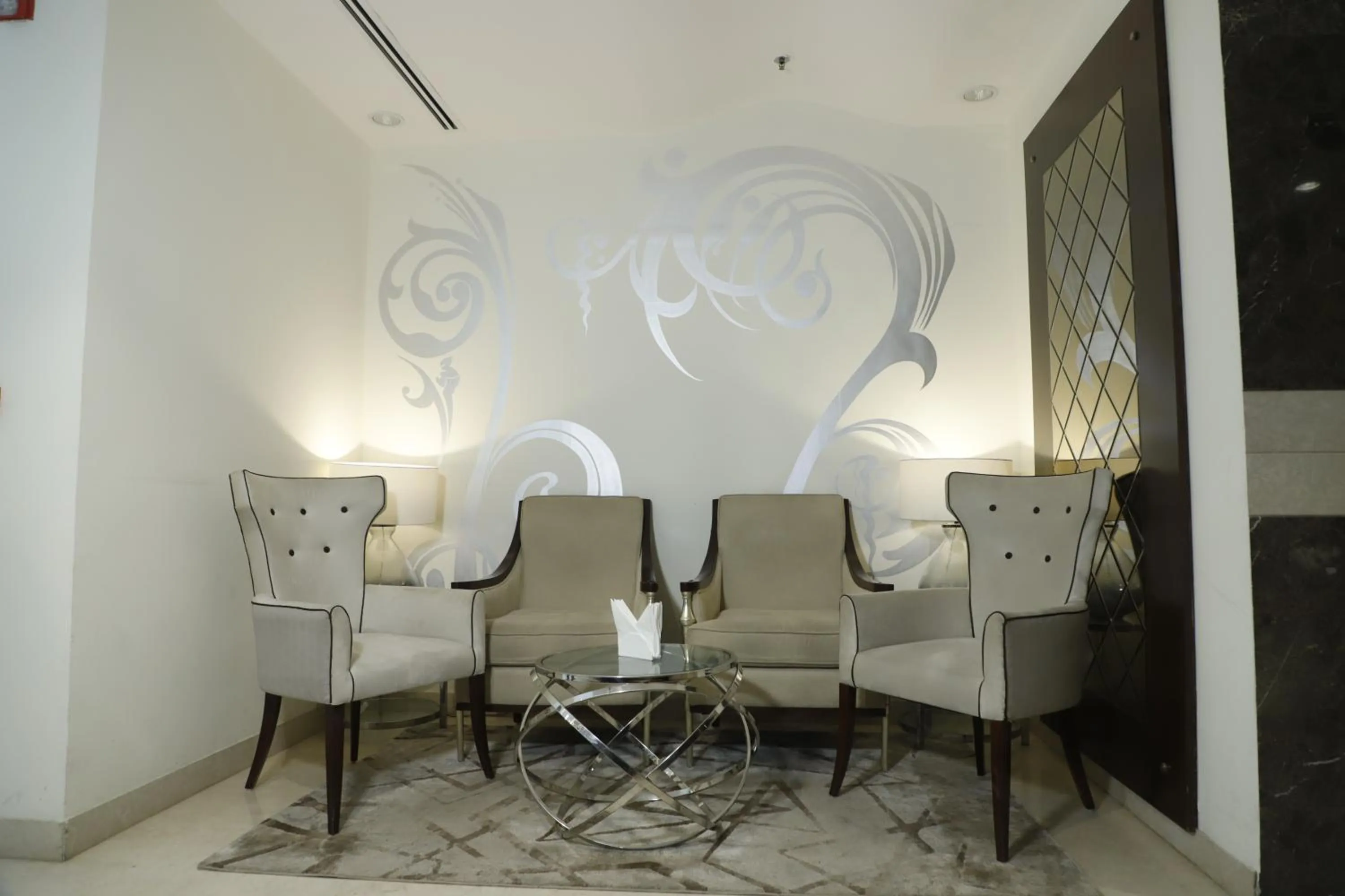 Living room in Udman Hotel at 18km from IGI Airport, By Ferns N Petals, Chattarpur, Delhi