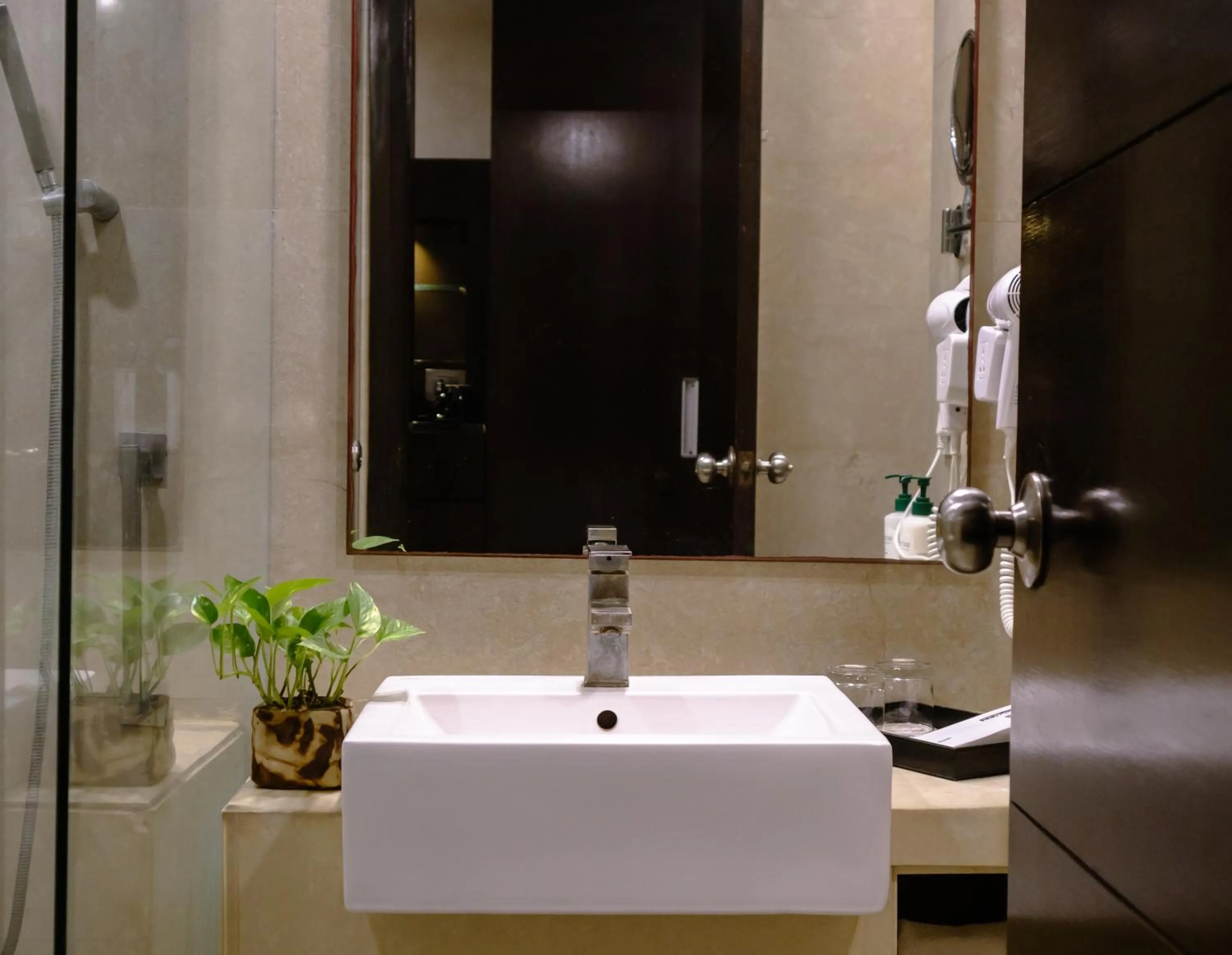 Bathroom in Udman Hotel Chhattarpur