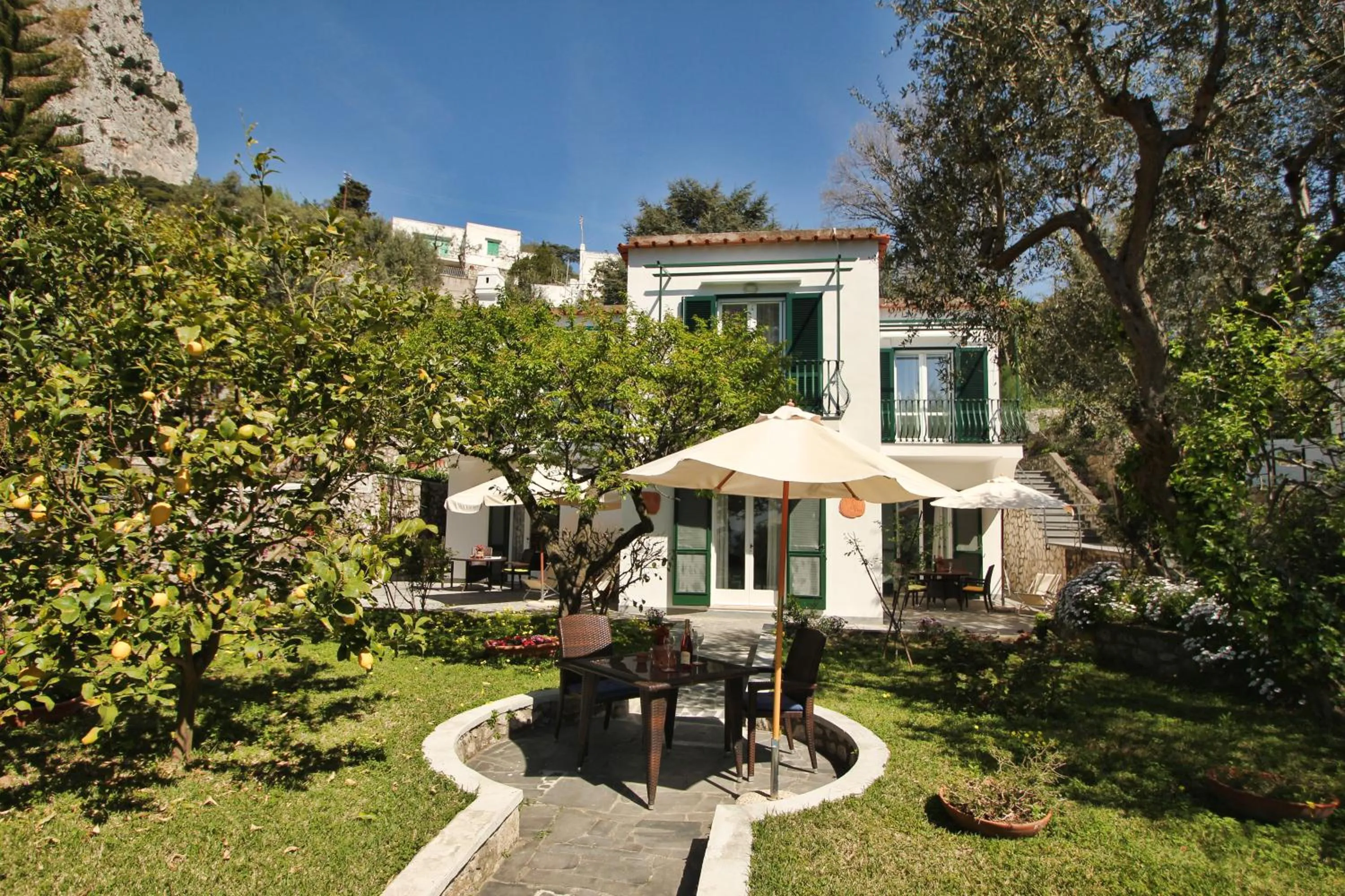 Garden view in Casa Augusto B&B