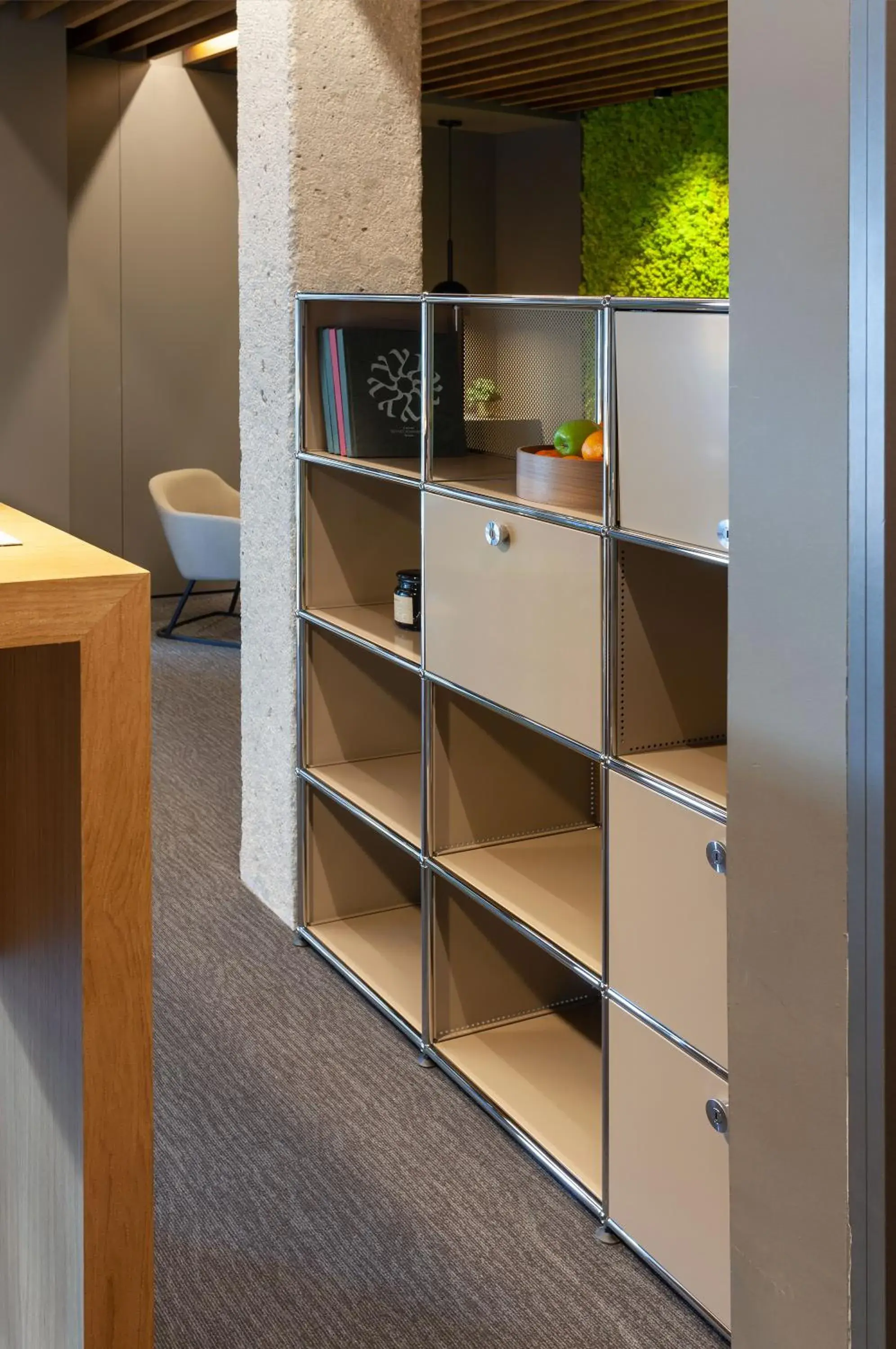 Lounge or bar in ibis Styles Pamplona Noain Lounge or bar in ibis Styles Pamplona Noain