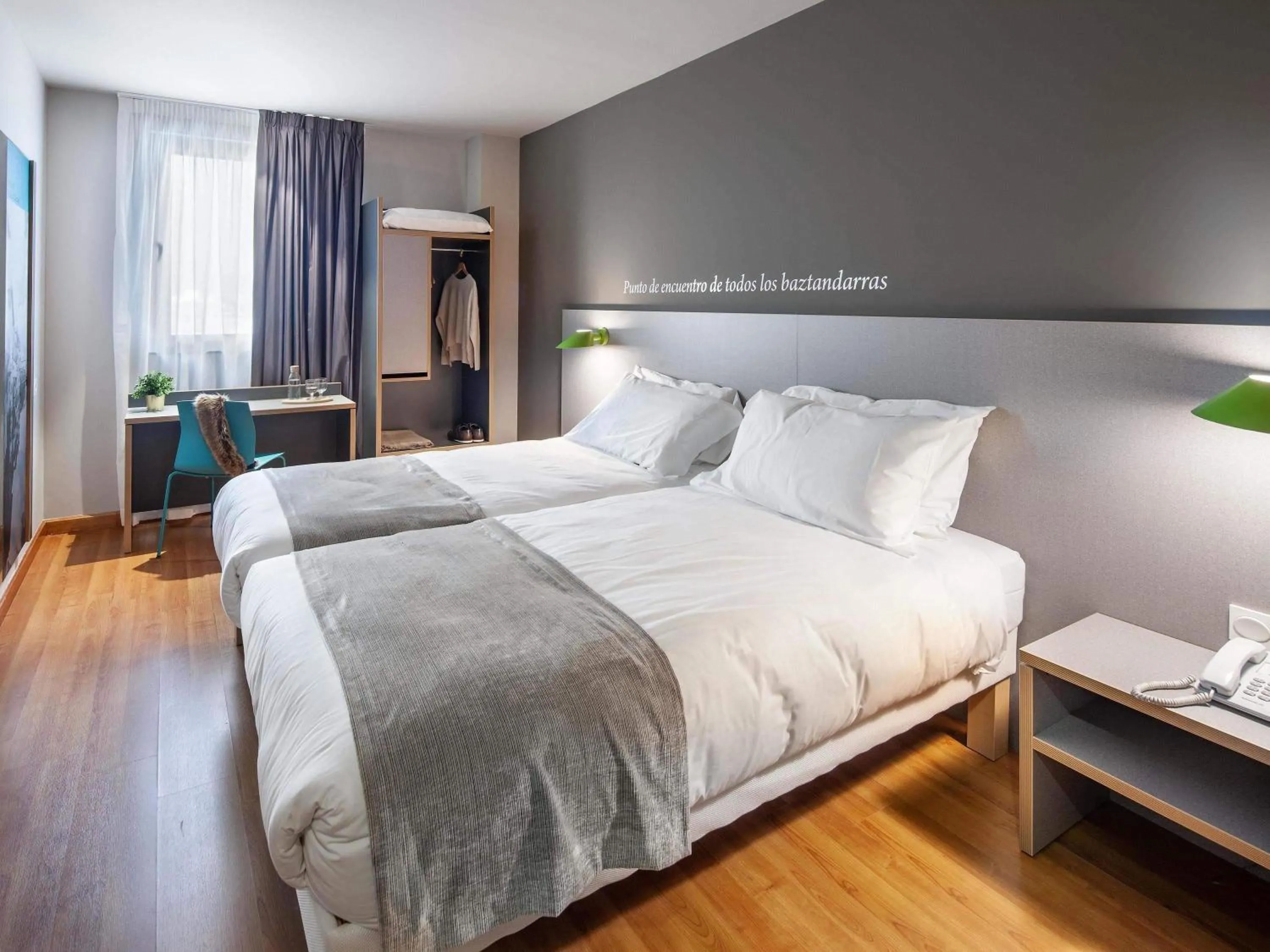 Bedroom, Bed in ibis Styles Pamplona Noain