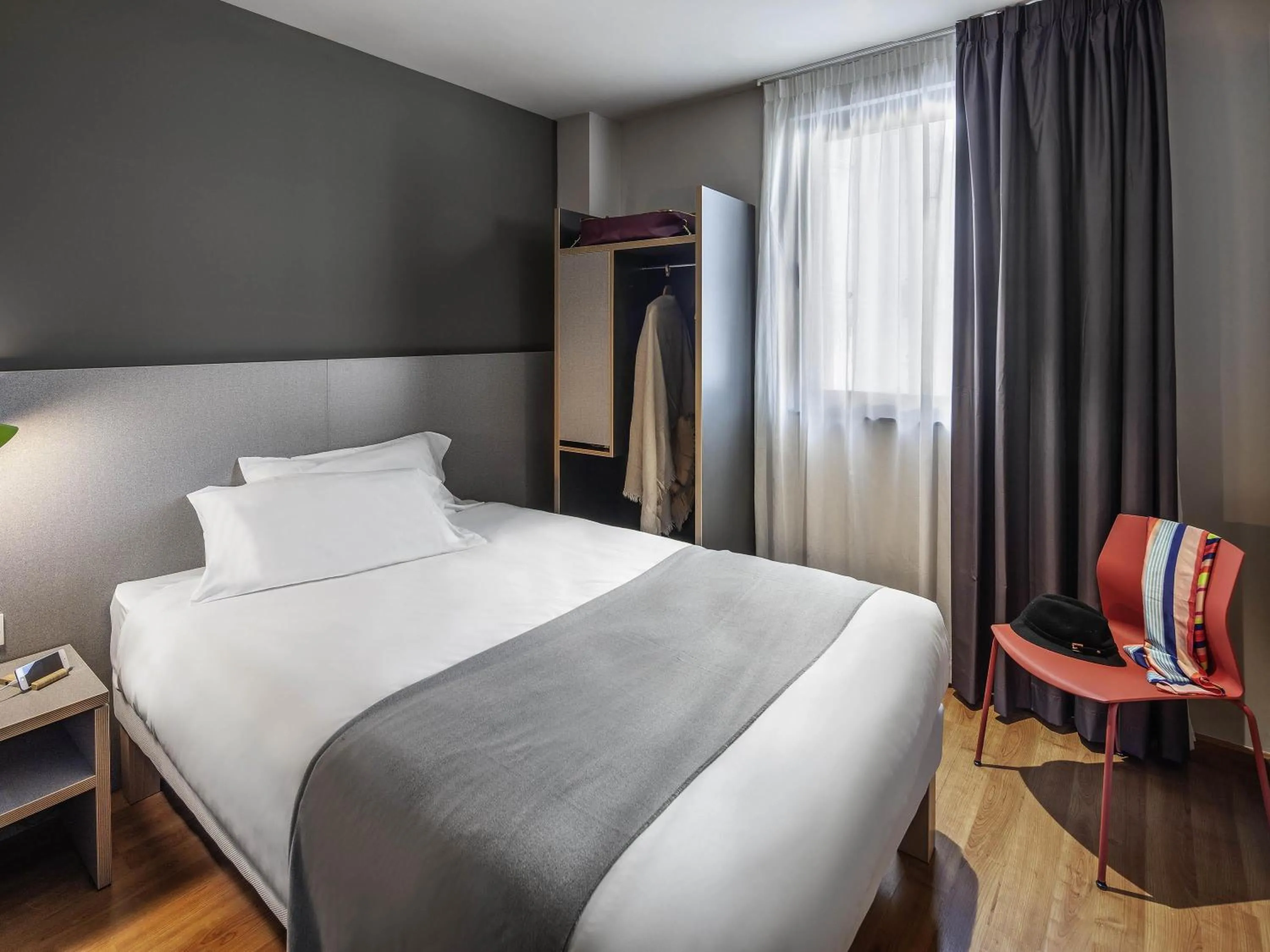 Bedroom, Bed in ibis Styles Pamplona Noain