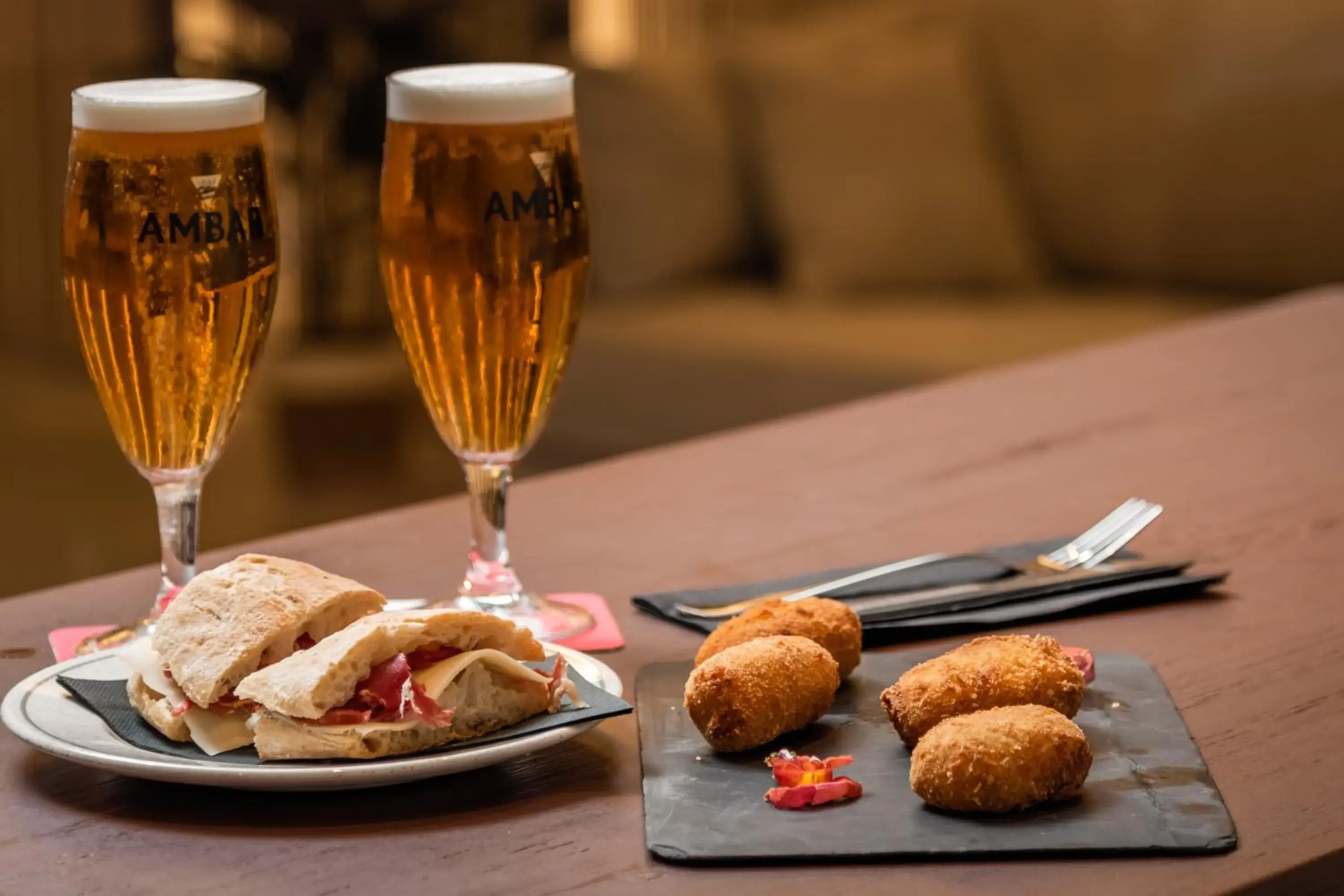 Lounge or bar in Hotel Don Jaime 54 Lounge or bar in Hotel Don Jaime 54