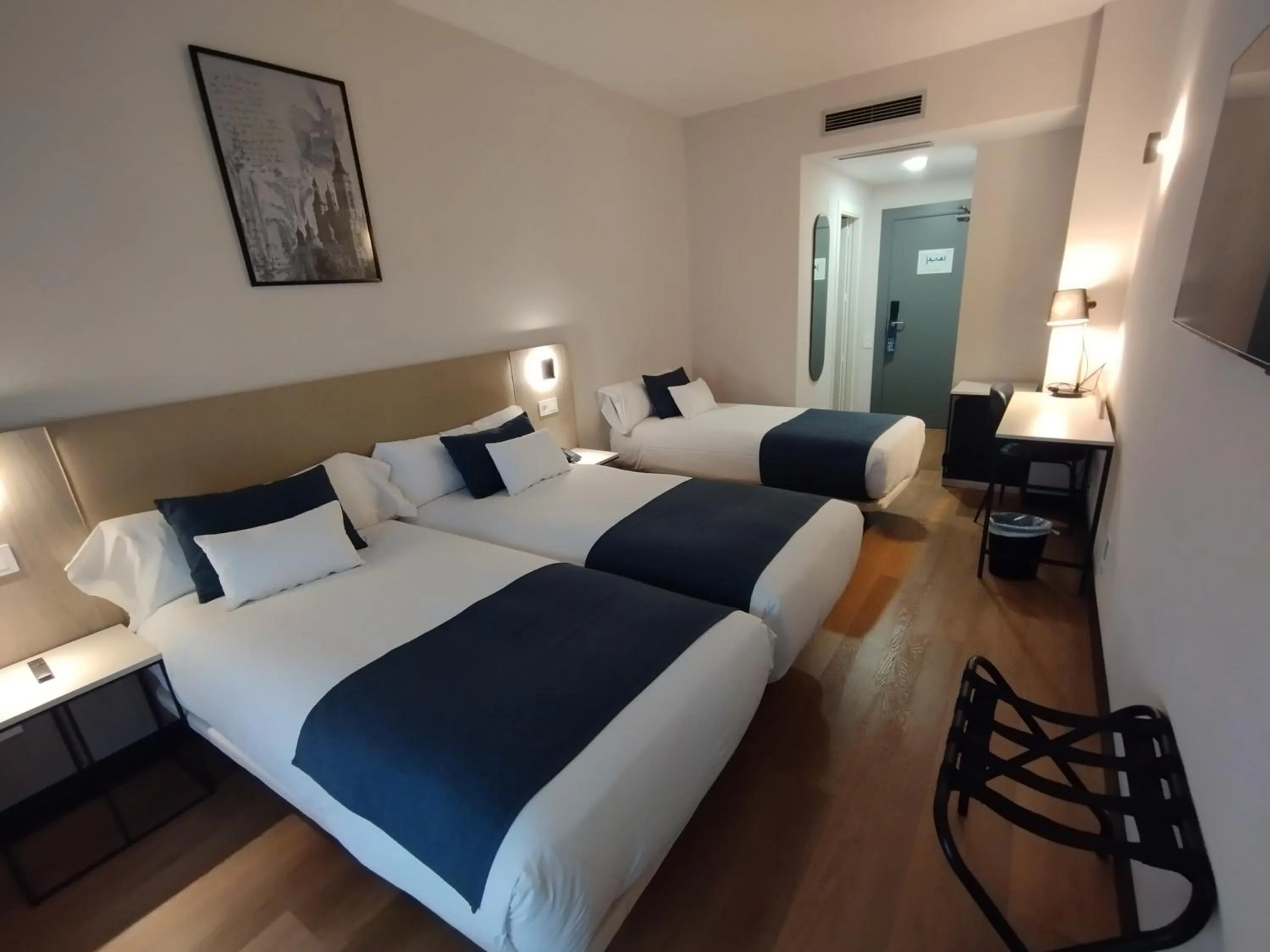Bedroom, Bed in Hotel Don Jaime 54