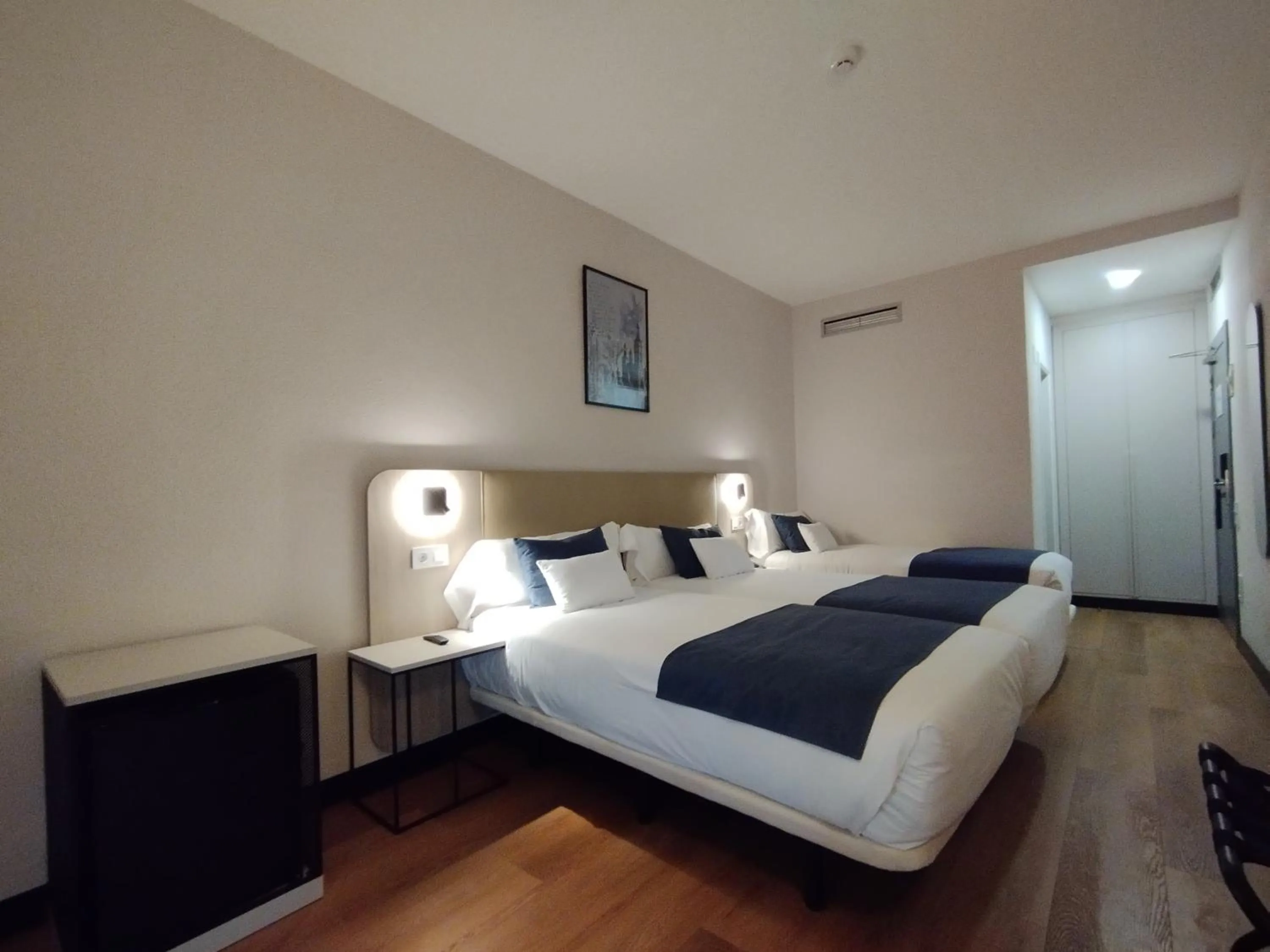 Bedroom, Bed in Hotel Don Jaime 54