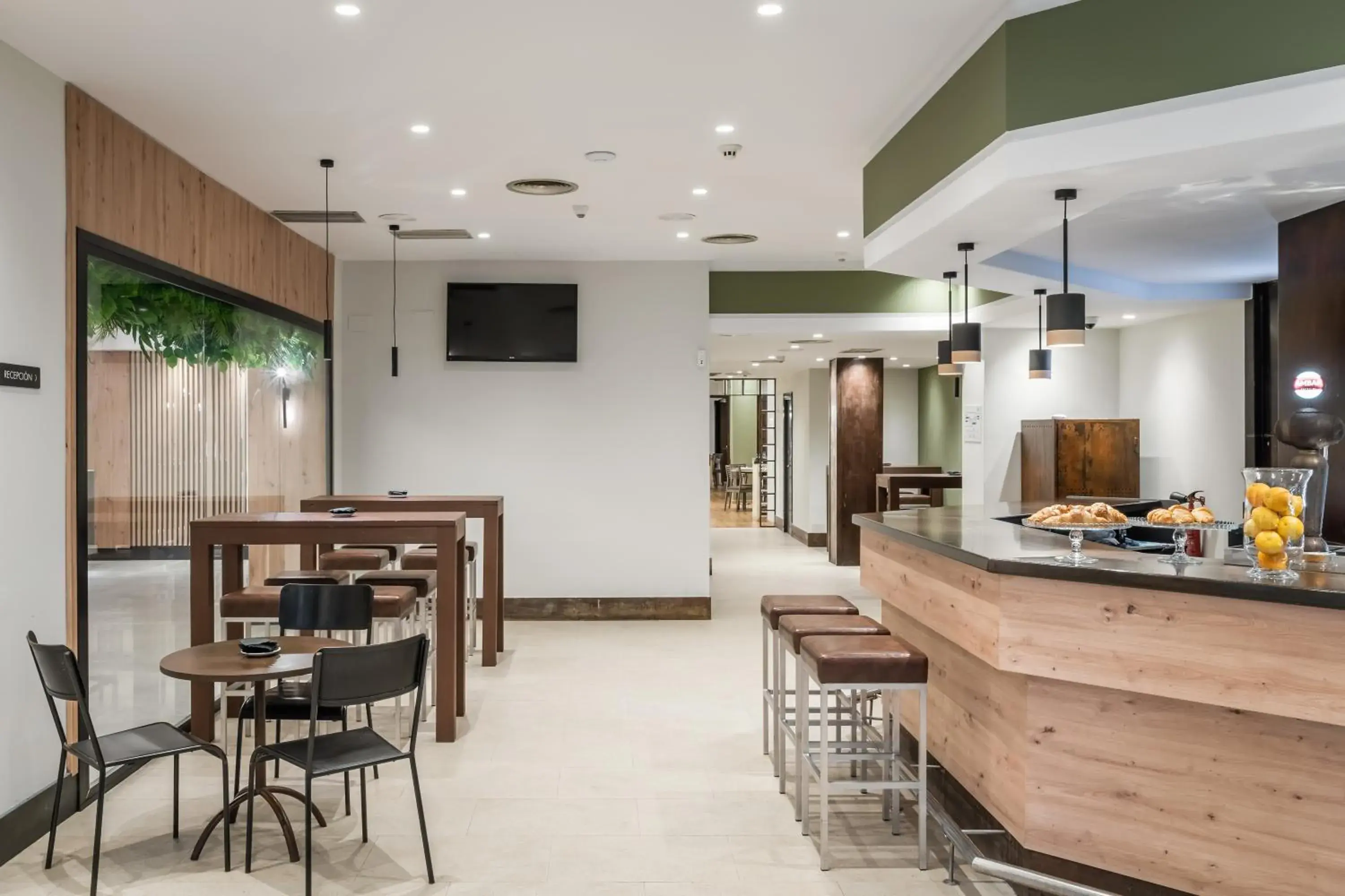 Restaurant/places to eat in Hotel Don Jaime 54 Restaurant/places to eat in Hotel Don Jaime 54
