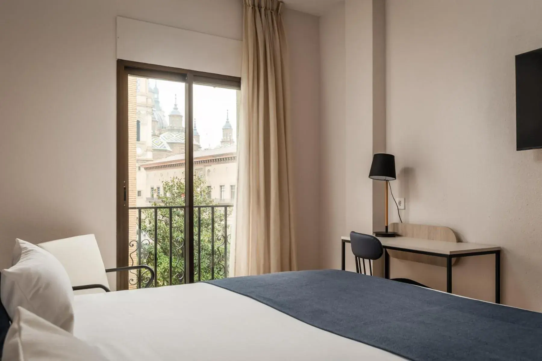 City view, Bed in Hotel Don Jaime 54 City view, Bed in Hotel Don Jaime 54