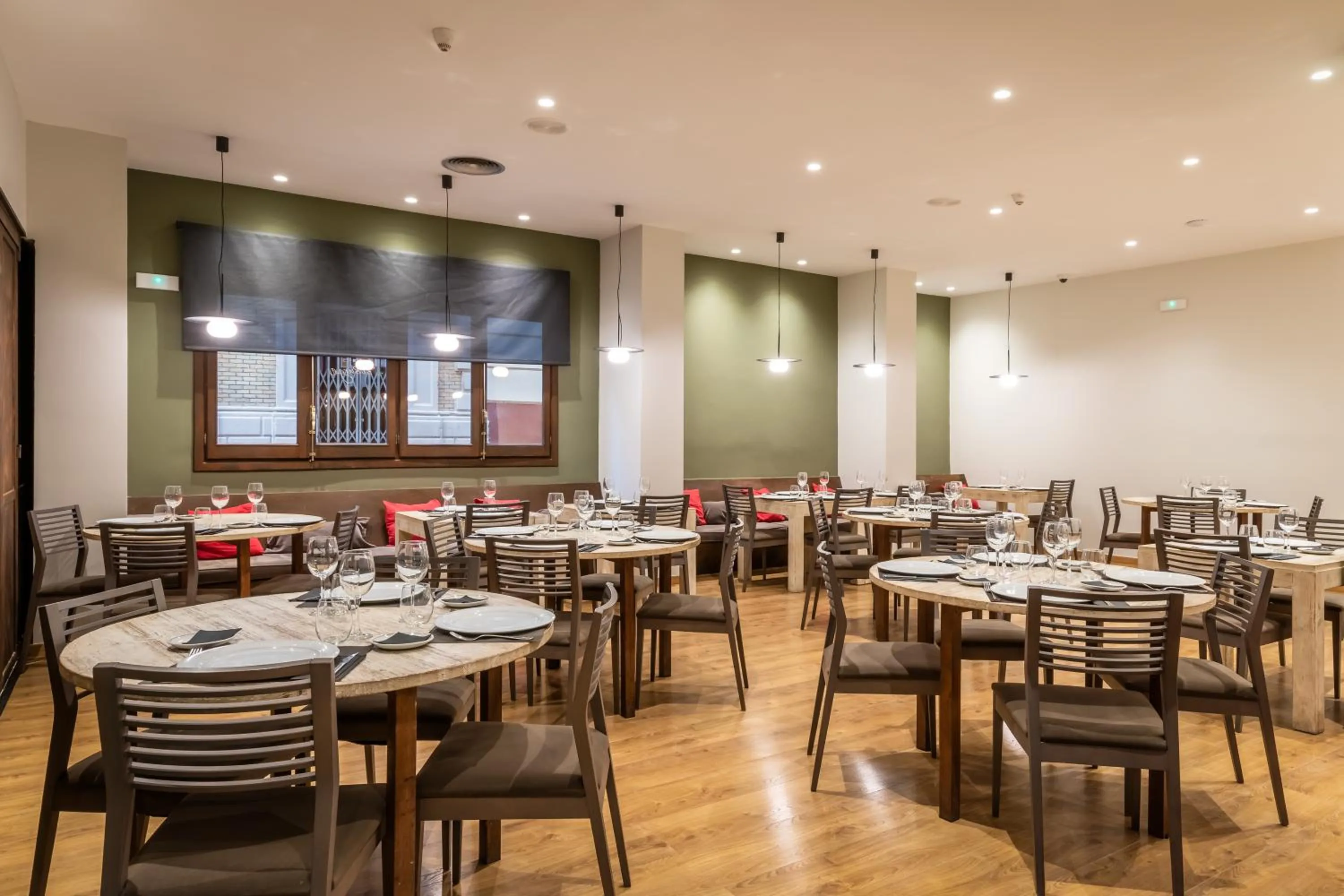 Restaurant/places to eat in Hotel Don Jaime 54