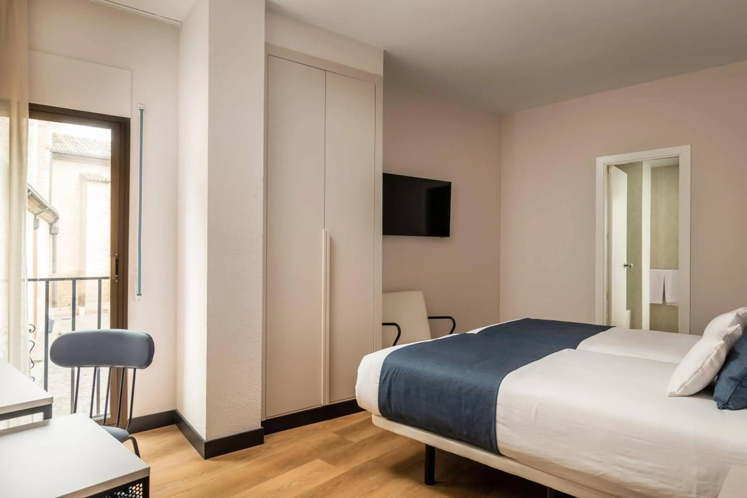 Bed in Hotel Don Jaime 54 Bed in Hotel Don Jaime 54