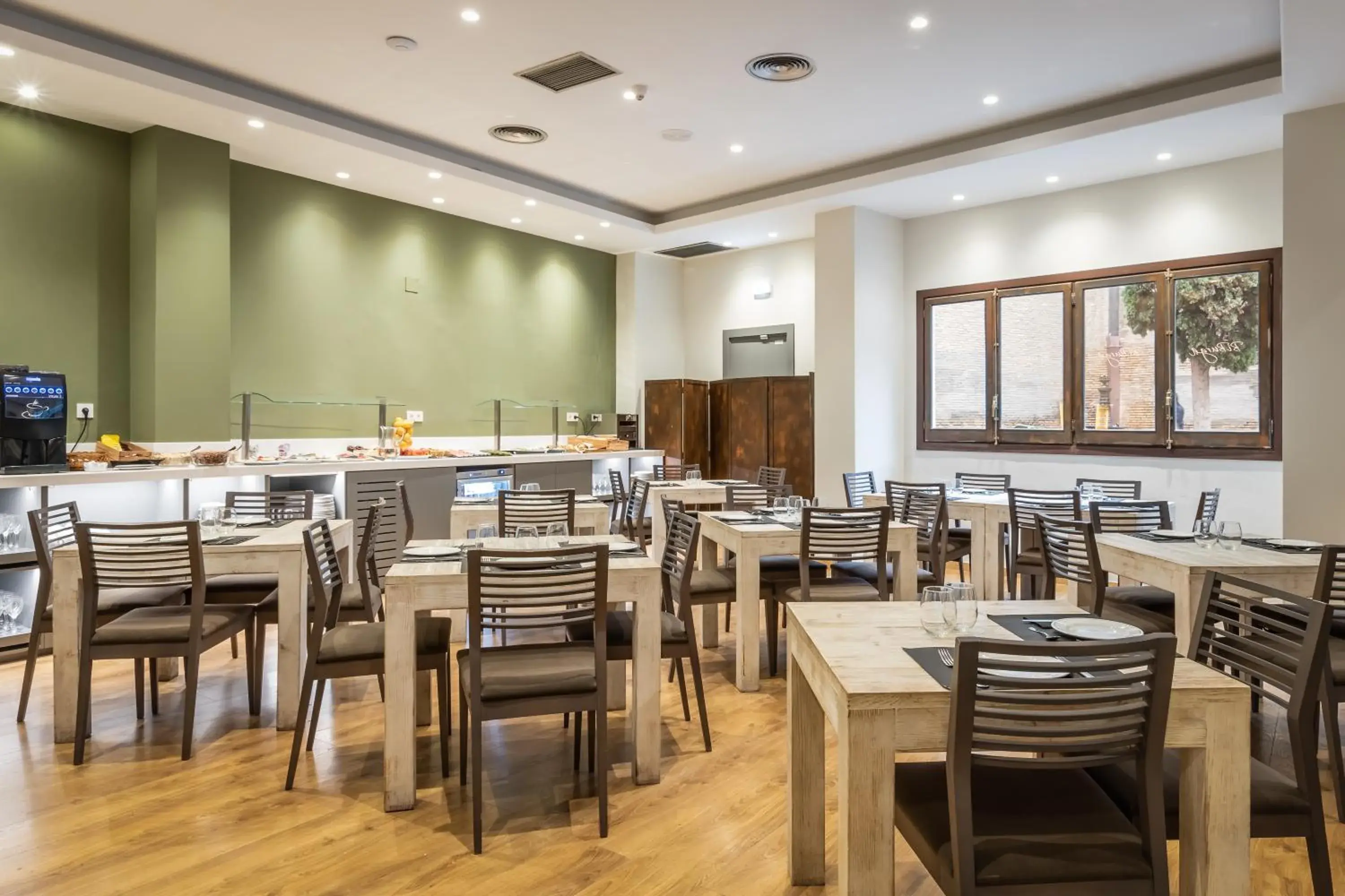 Food and drinks in Hotel Don Jaime 54 Food and drinks in Hotel Don Jaime 54