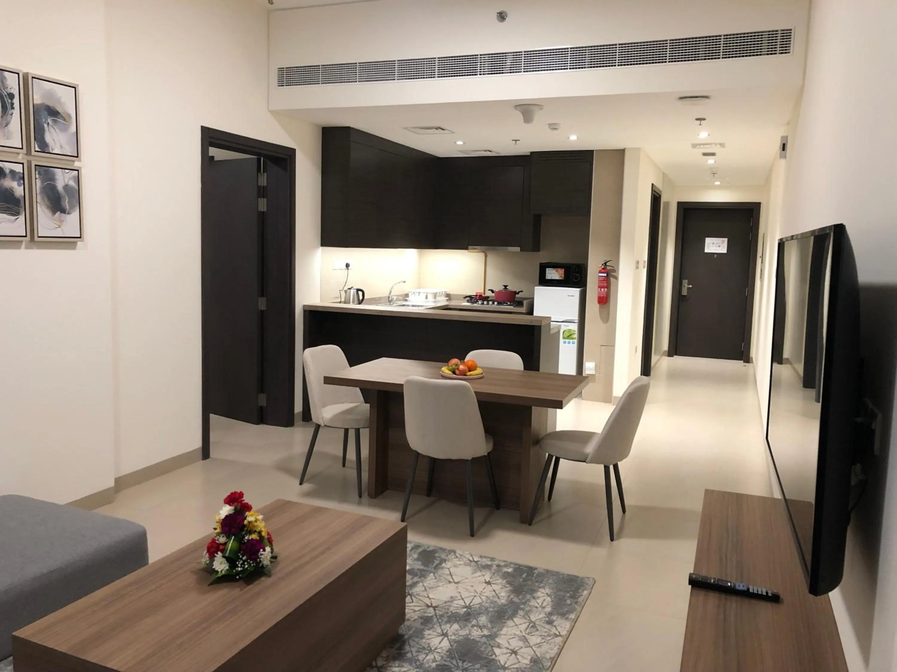 Kitchen or kitchenette in Azur Regency Hotel Apartments