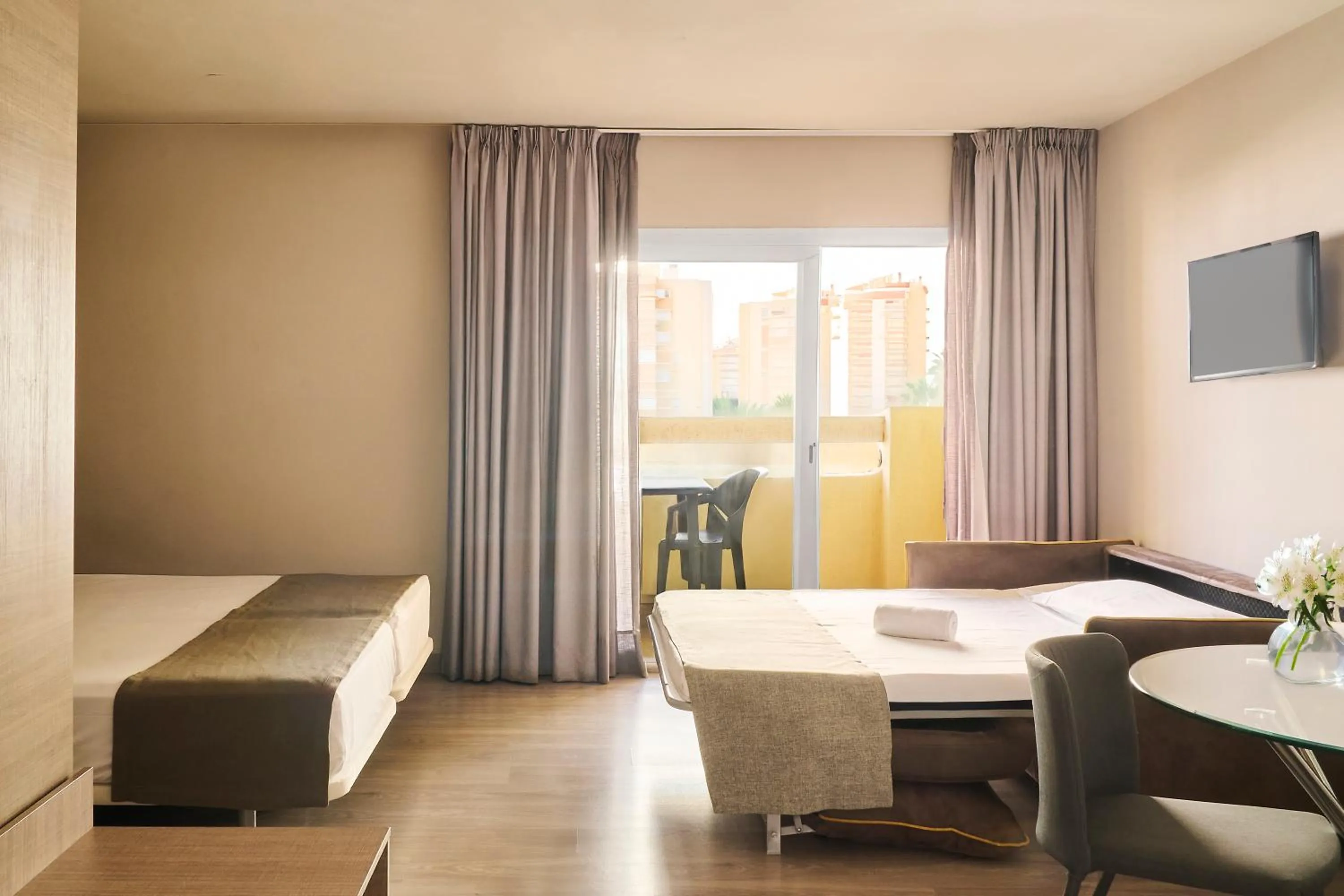 Photo of the whole room, Bed in Ona Marbella Inn