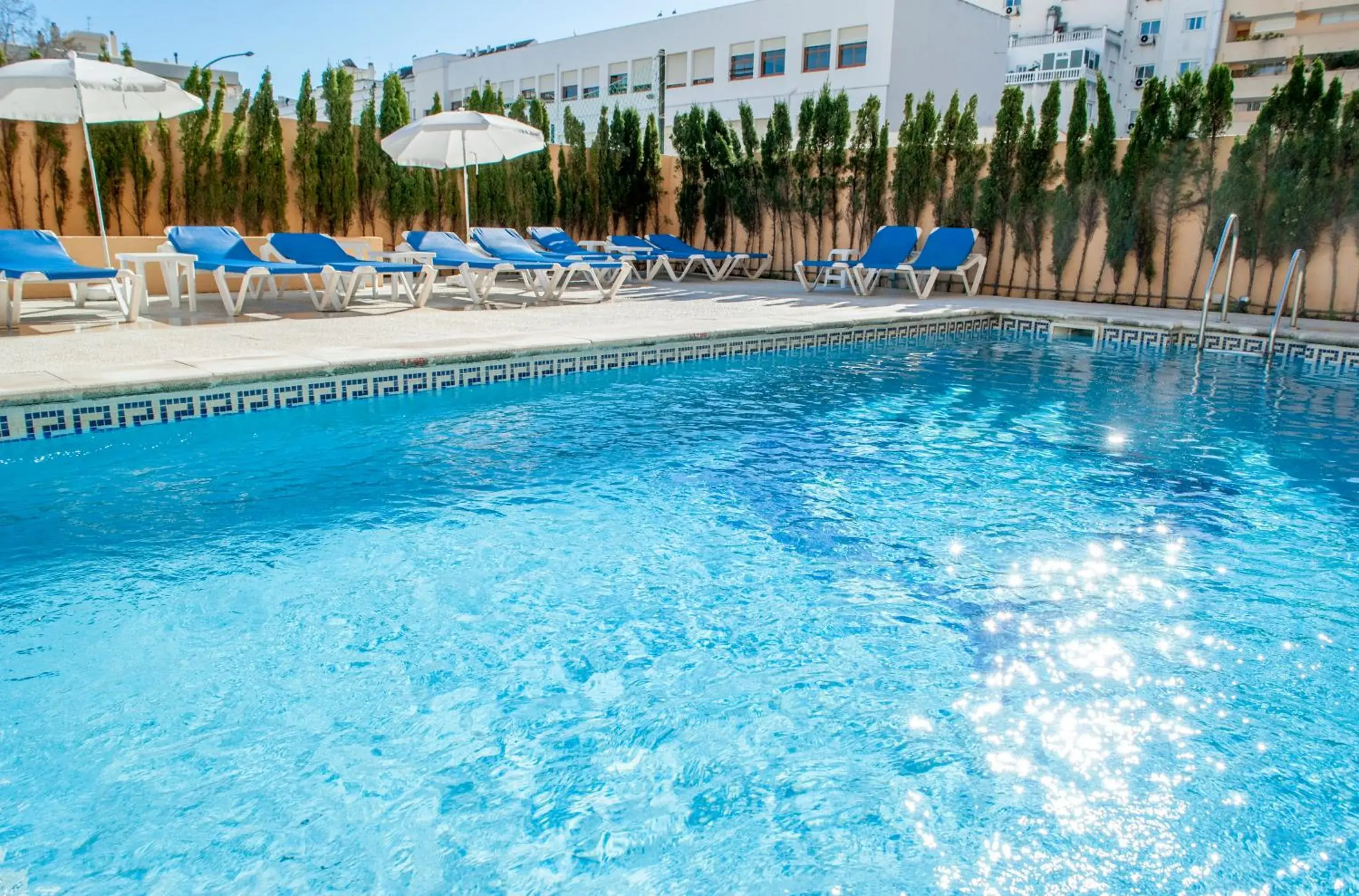 Swimming pool in Hotel El Faro Marbella Swimming pool in Hotel El Faro Marbella