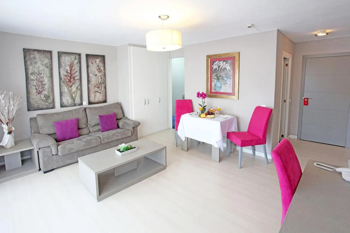 Dining area in Hotel El Faro Marbella