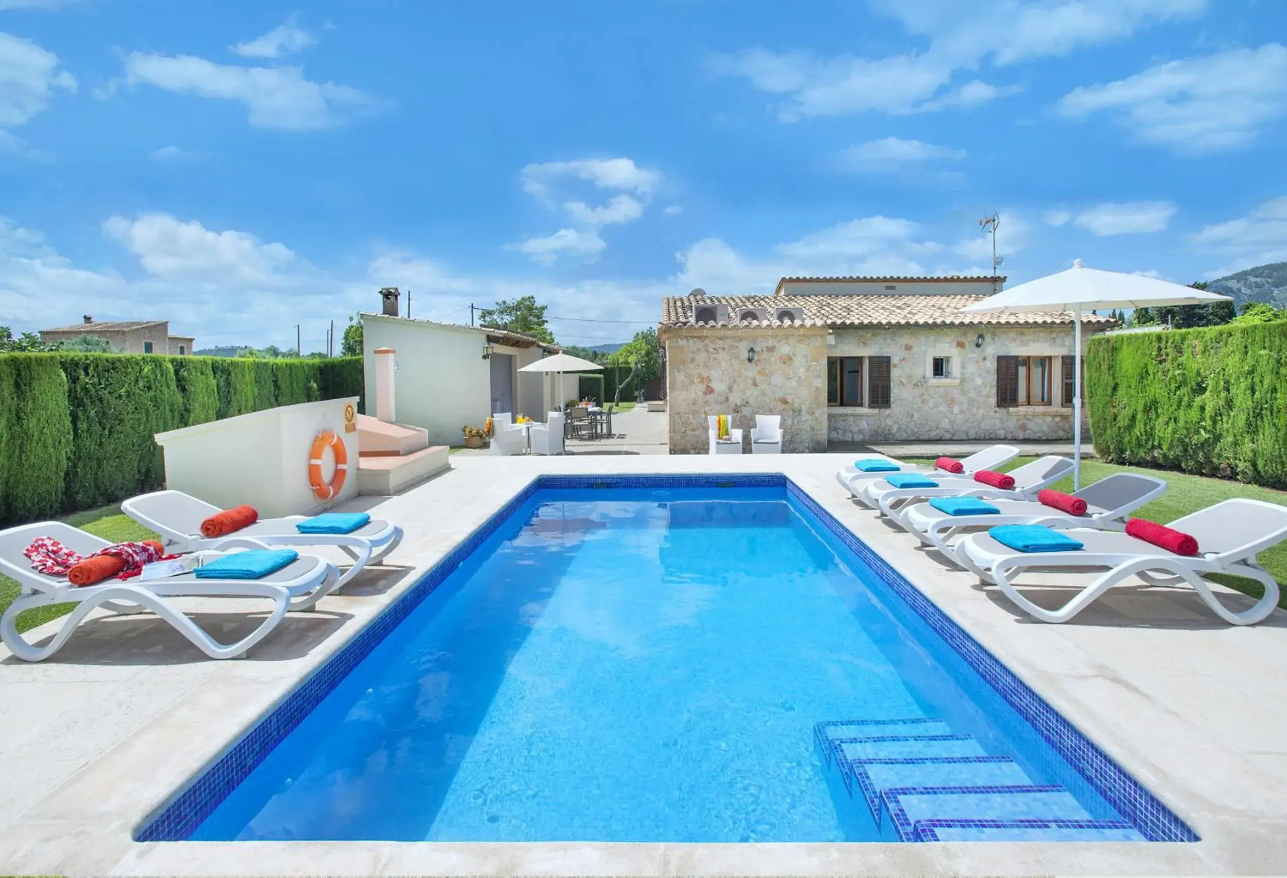 Owl Booking Villa Tofol - Ideal For Family and Friends Owl Booking Villa Tofol - Ideal For Family and Friends