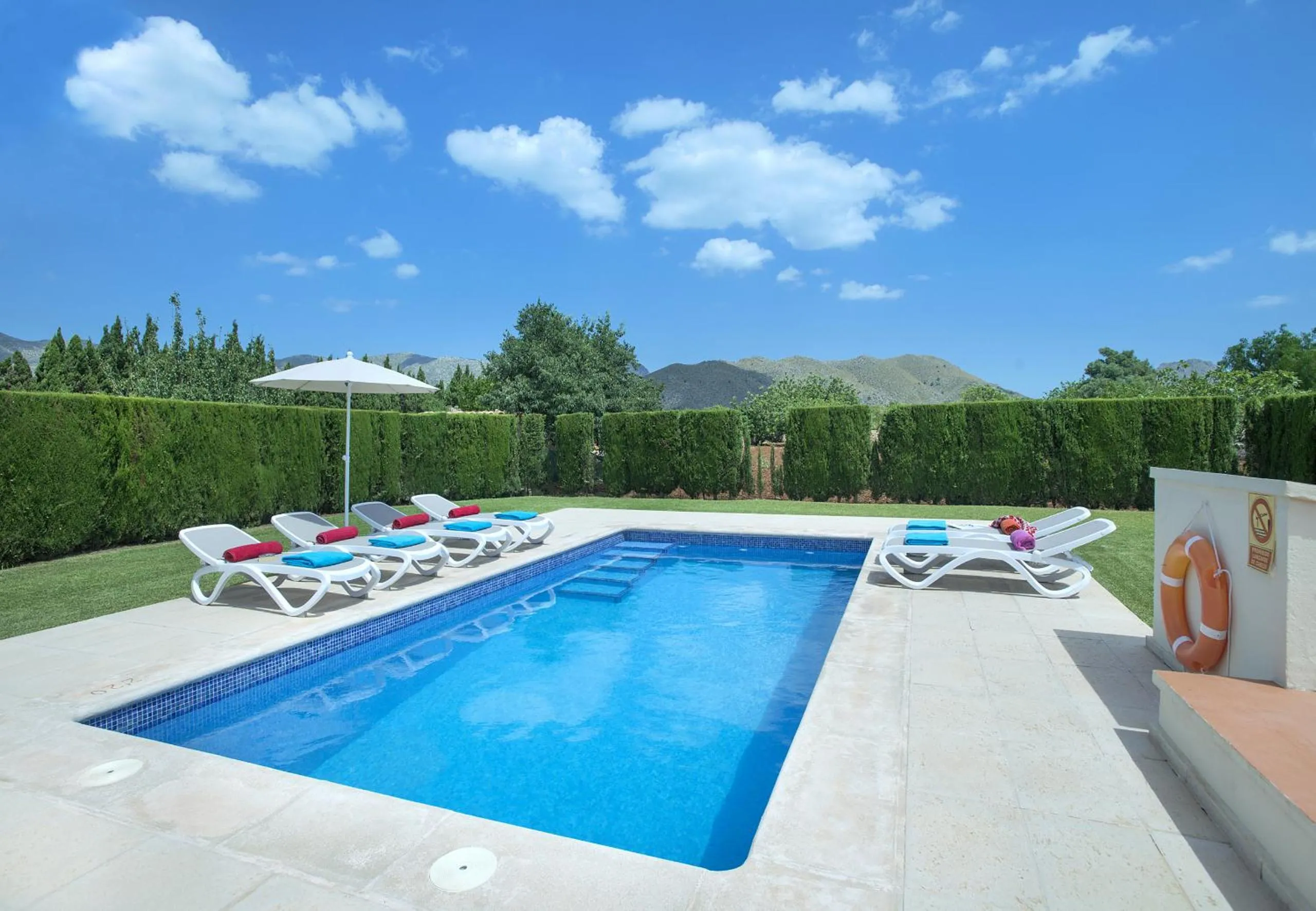 Owl Booking Villa Tofol - Ideal For Family and Friends