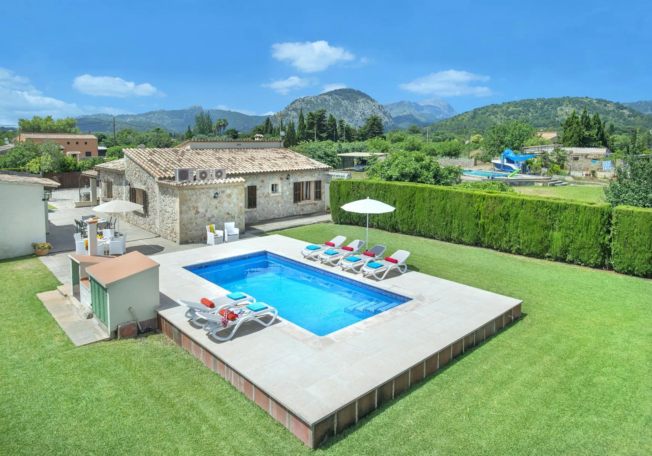 Owl Booking Villa Tofol - Ideal For Family and Friends