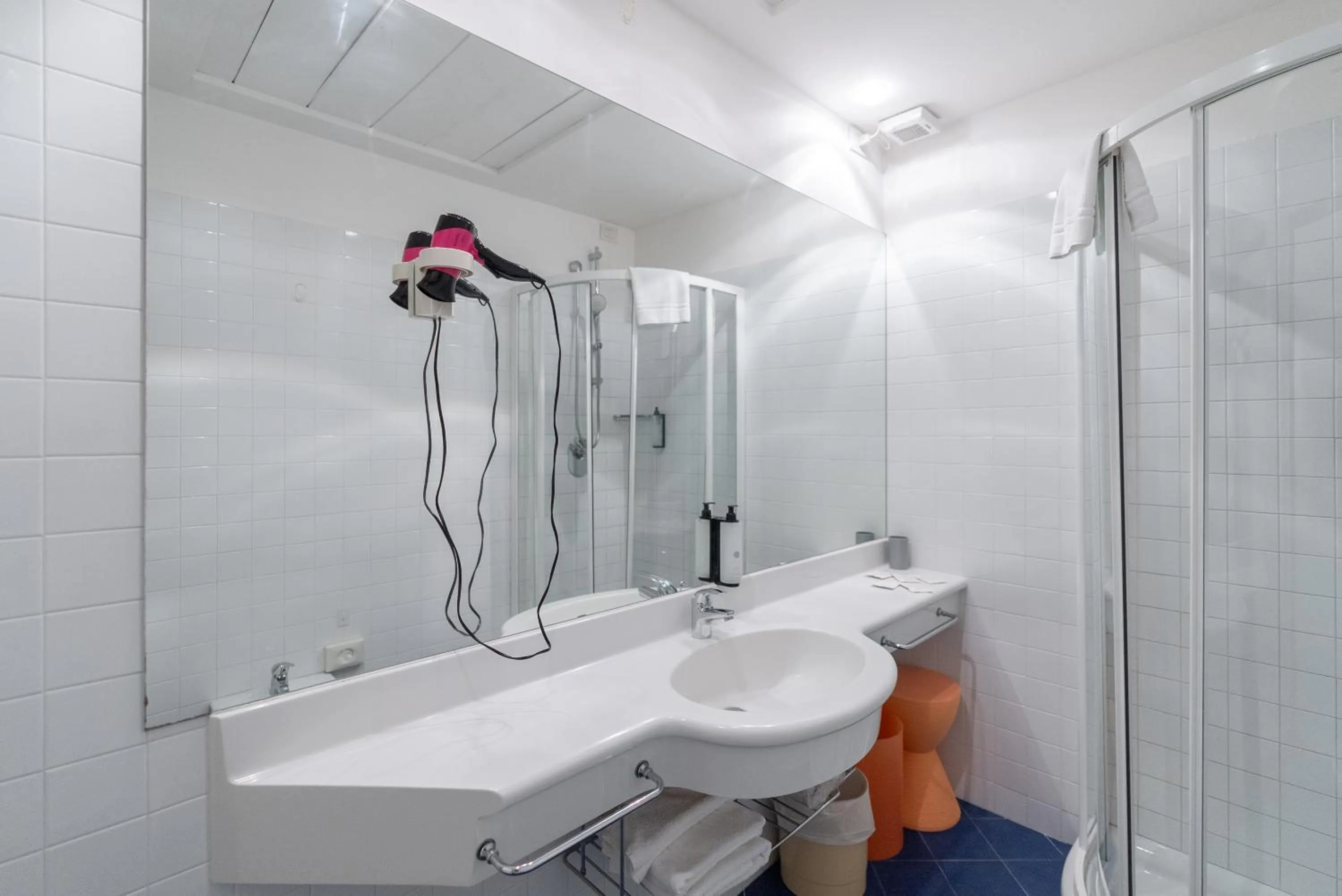 Shower in Residence Adriatico