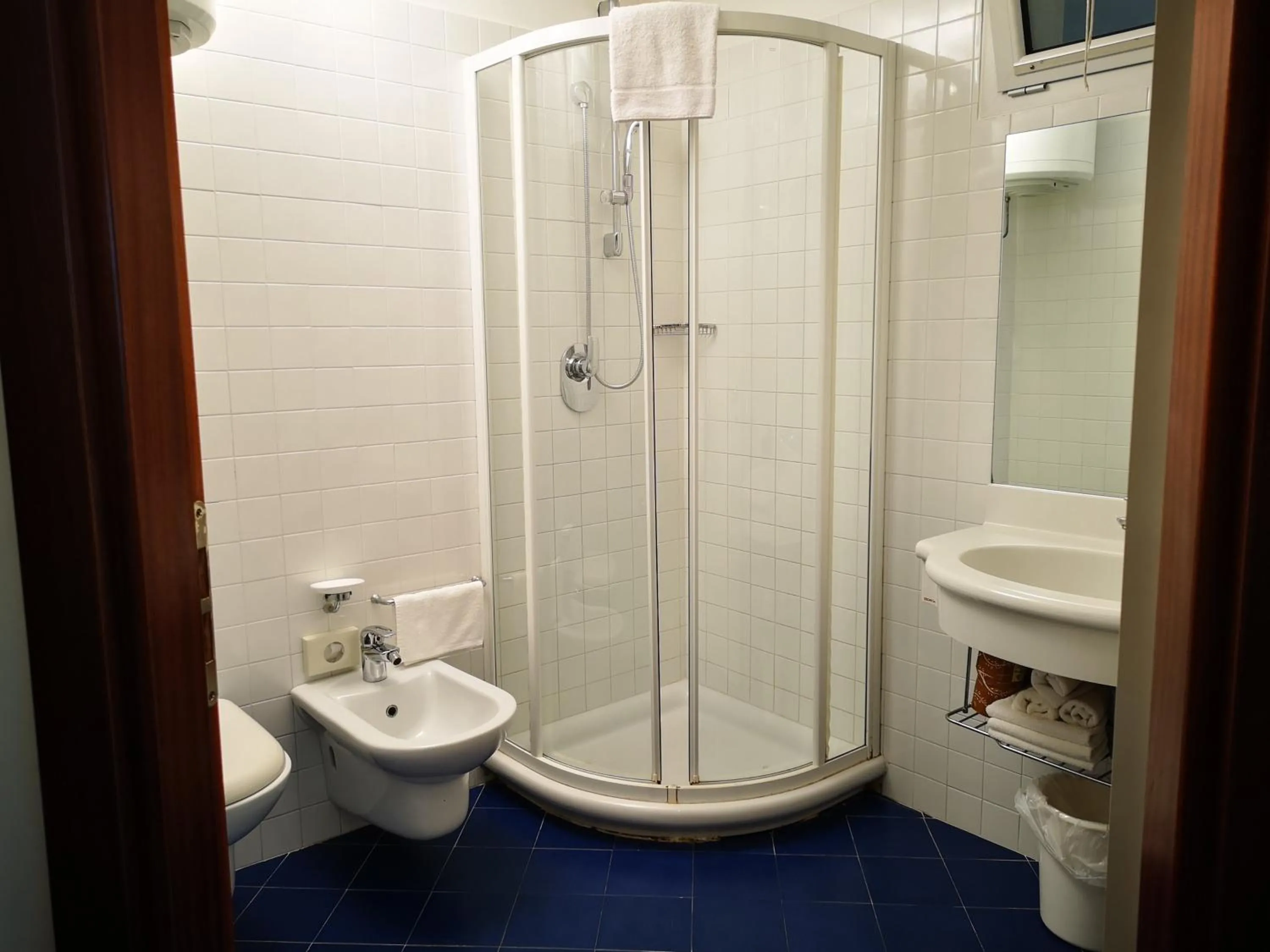 Shower in Residence Adriatico