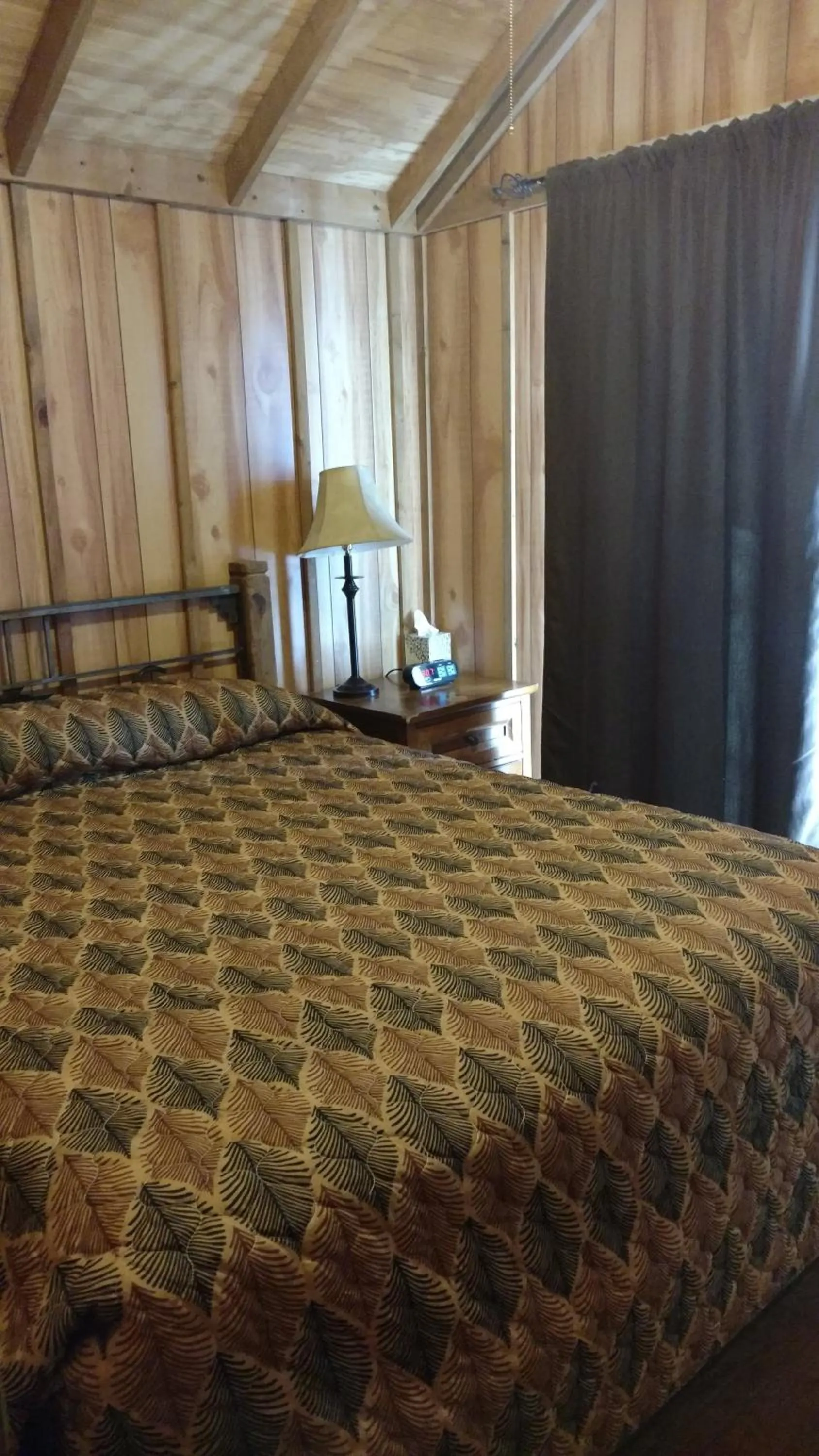 Bed in Chama River Bend Lodge