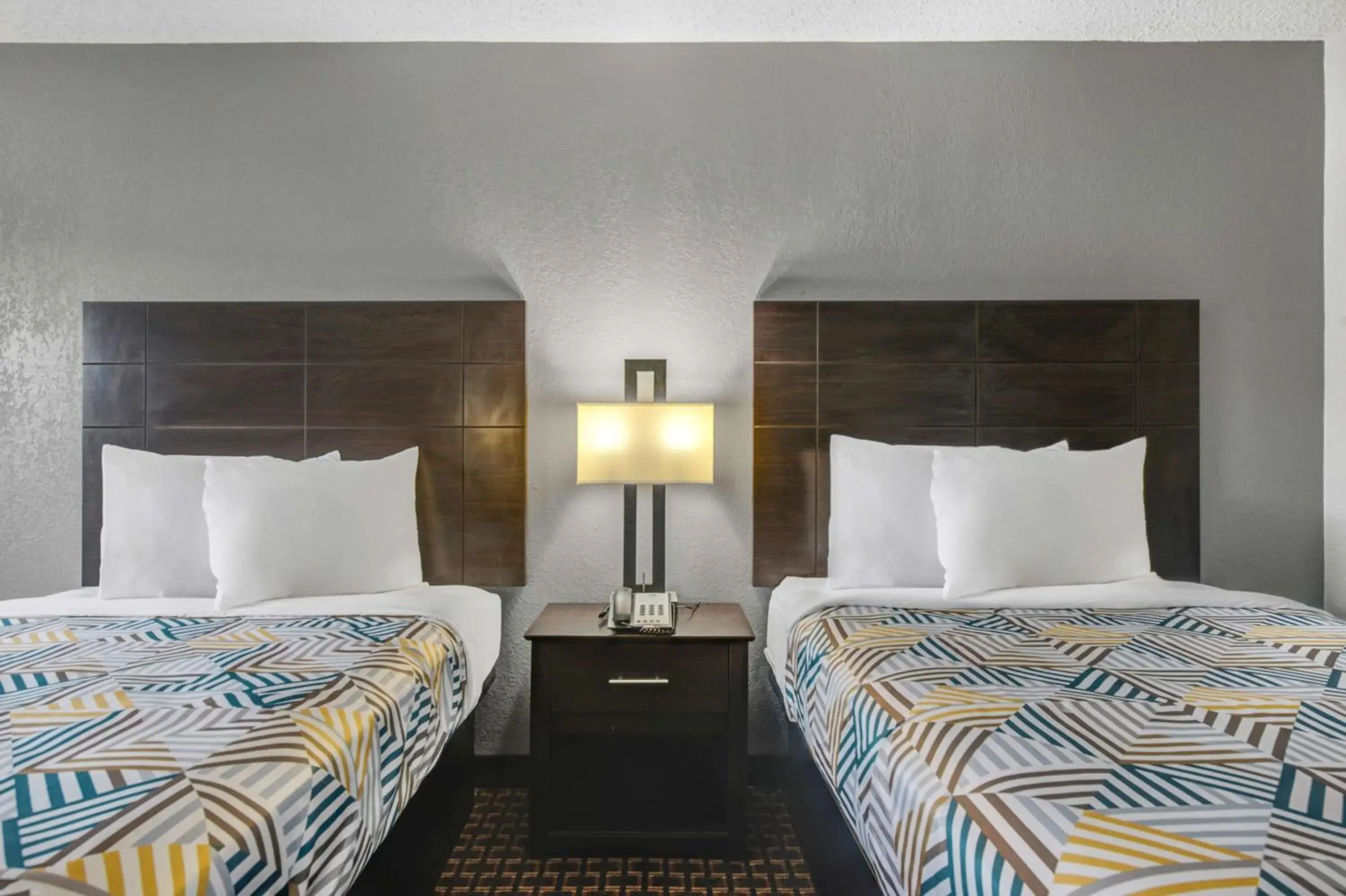 Bedroom, Bed in Motel 6 Chickasha, OK Bedroom, Bed in Motel 6 Chickasha, OK