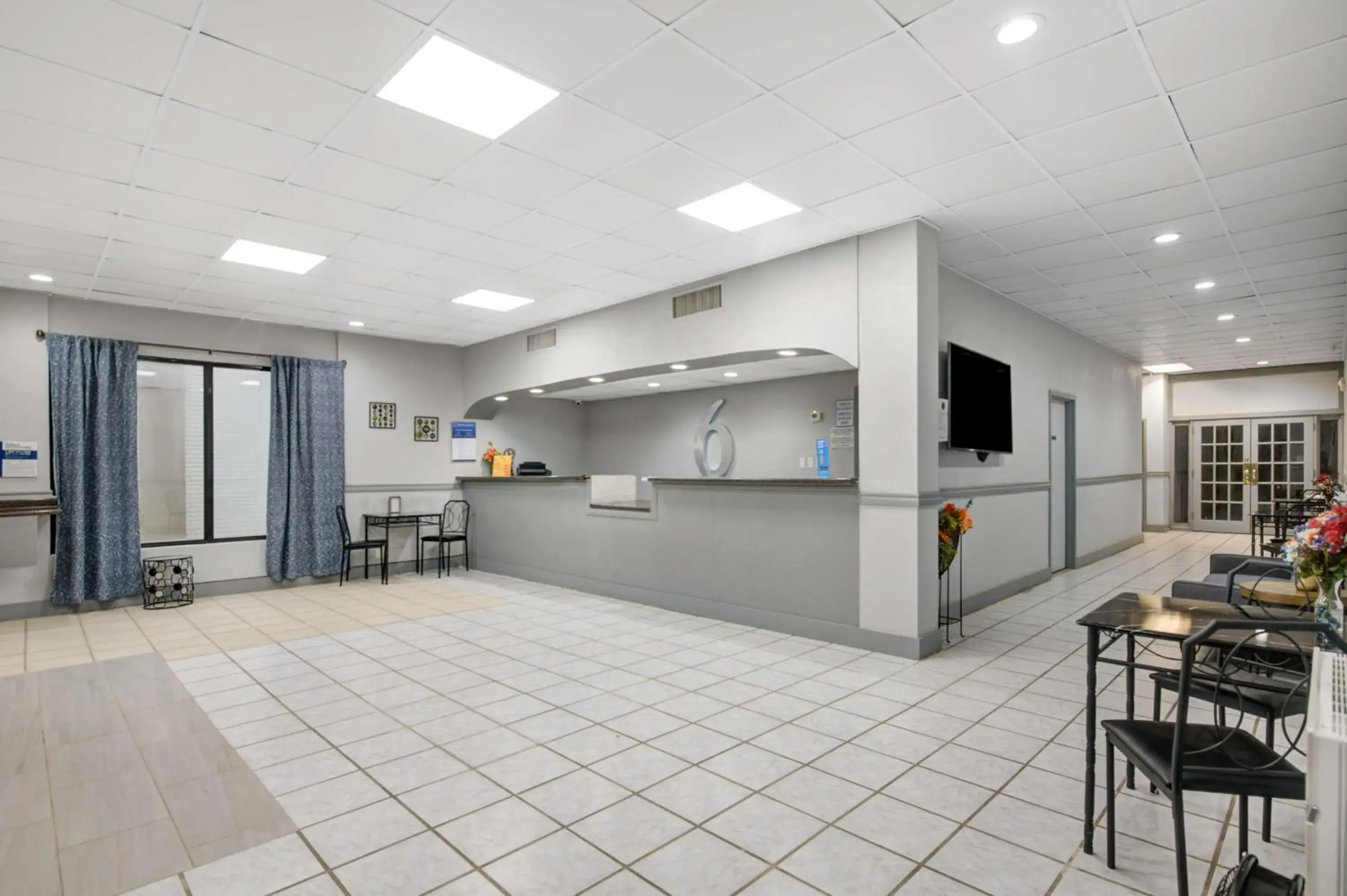 Lobby or reception in Motel 6 Chickasha, OK Lobby or reception in Motel 6 Chickasha, OK