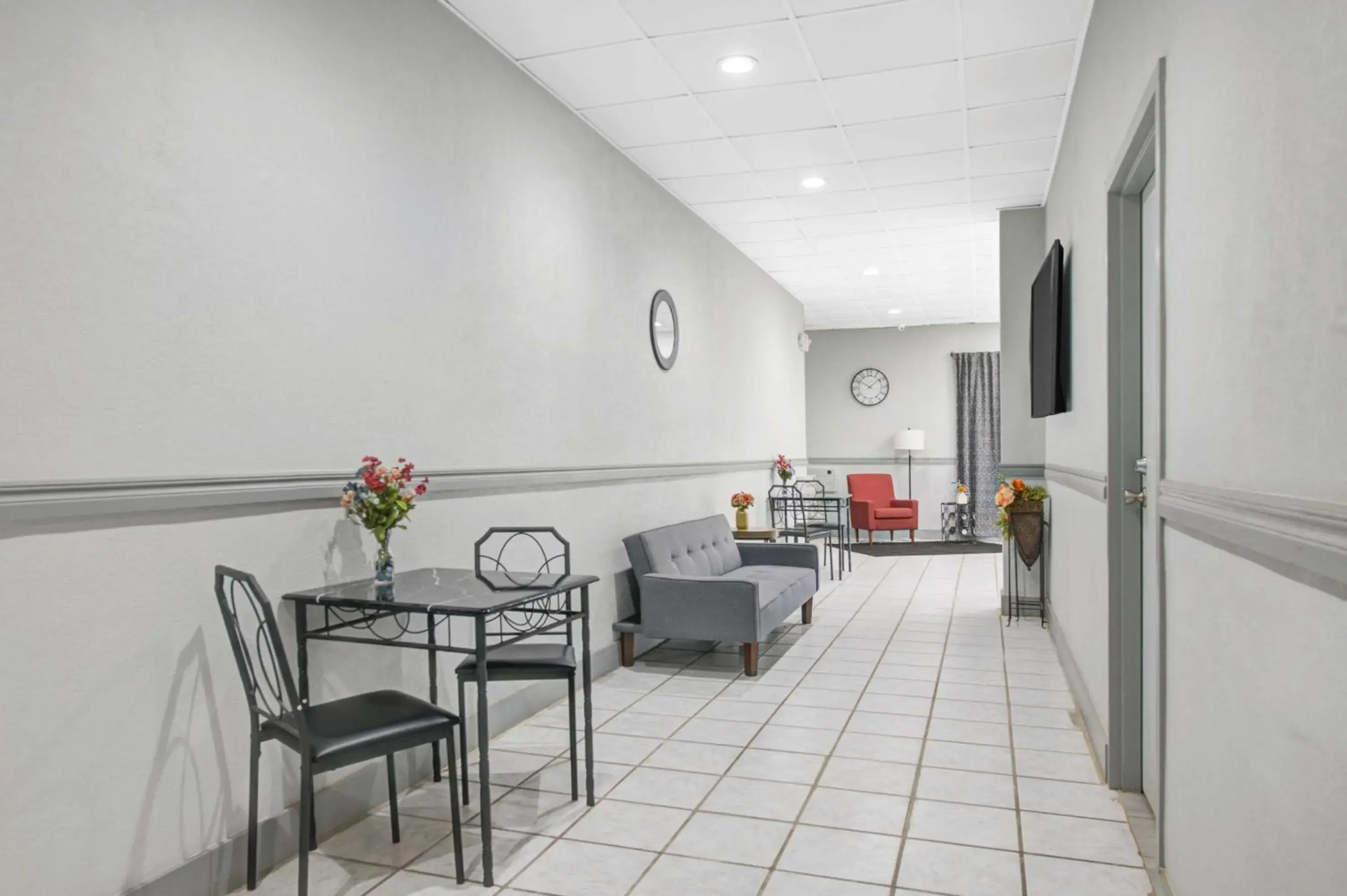 Lobby or reception in Motel 6 Chickasha, OK Lobby or reception in Motel 6 Chickasha, OK