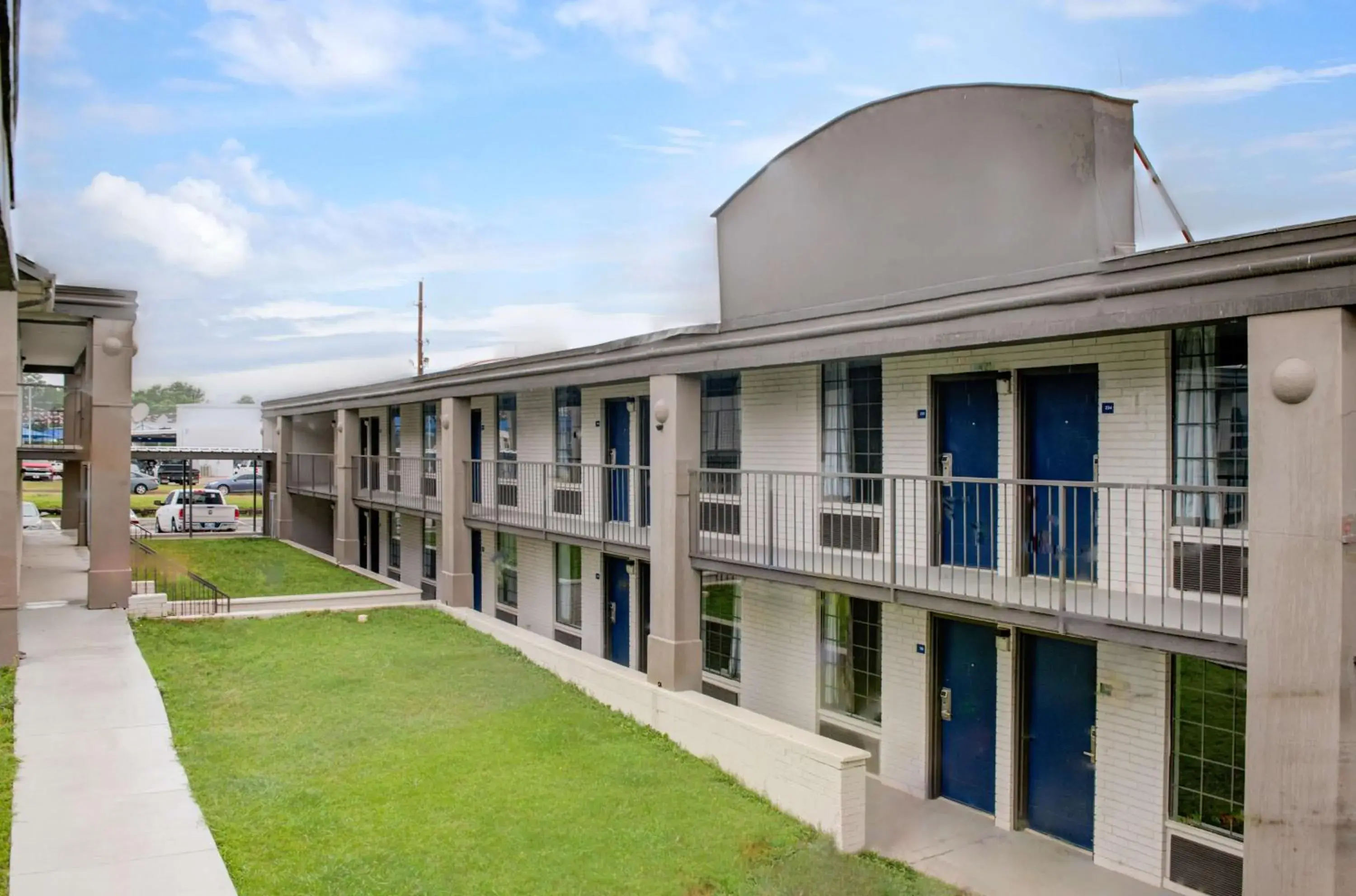 Property building in Motel 6 Chickasha, OK Property building in Motel 6 Chickasha, OK