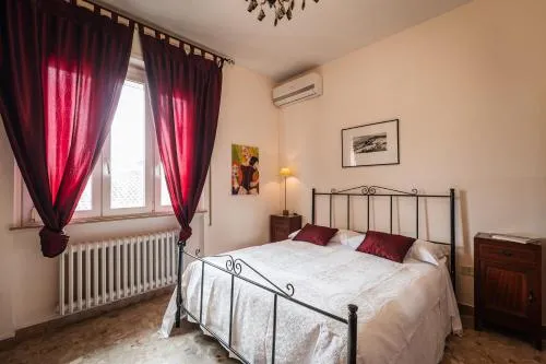 Casa Fuori Casa - 200 mt dal casello autostradale, parcheggio gratuito, garage moto