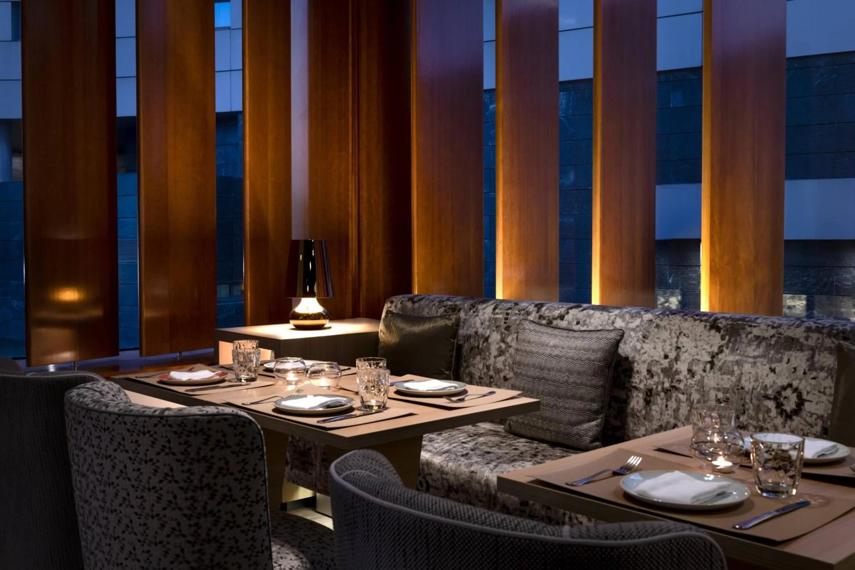 Lounge or bar in AC Hotel A Coruña by Marriott