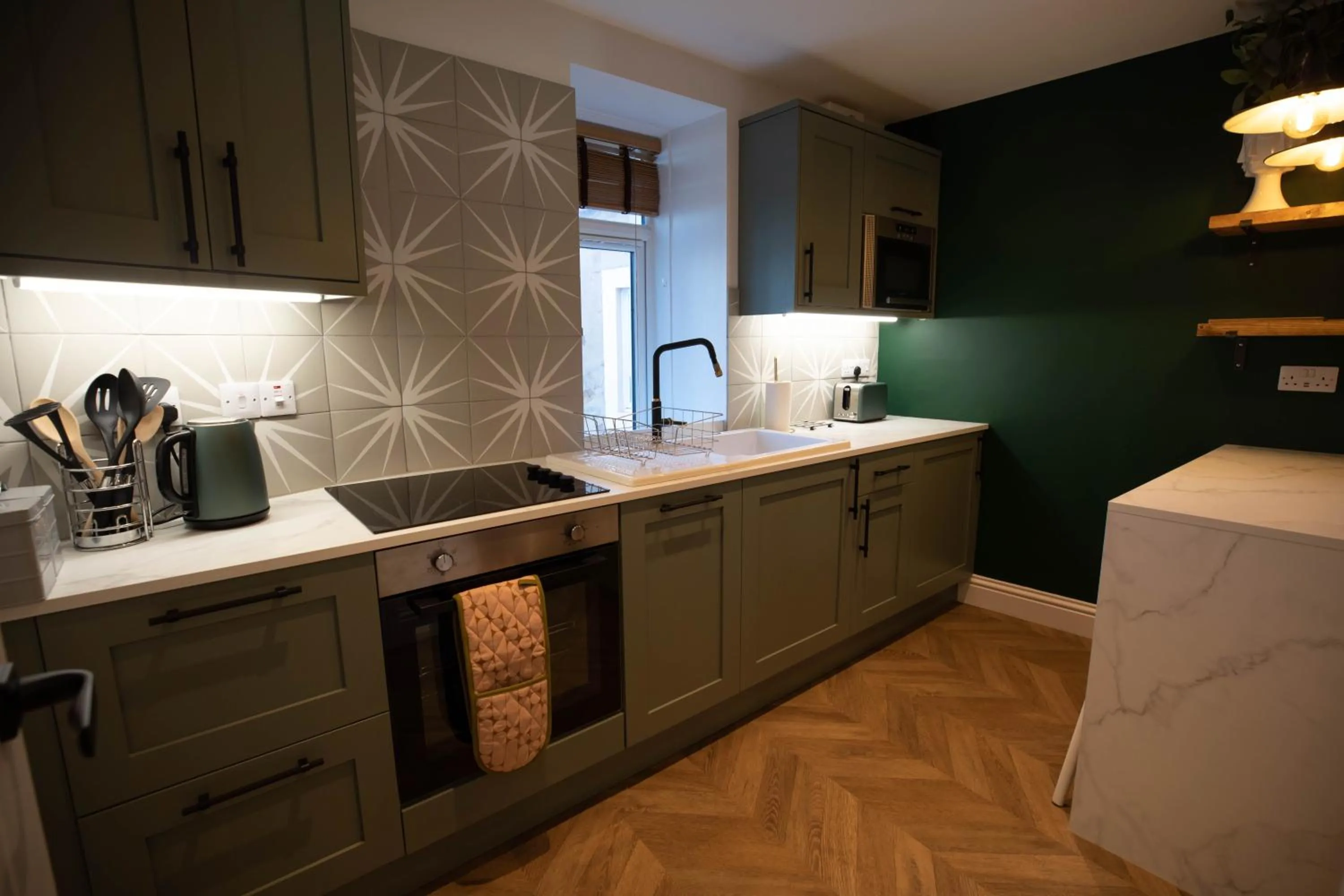Ridley's Place modern one-bedroom seaside apartment