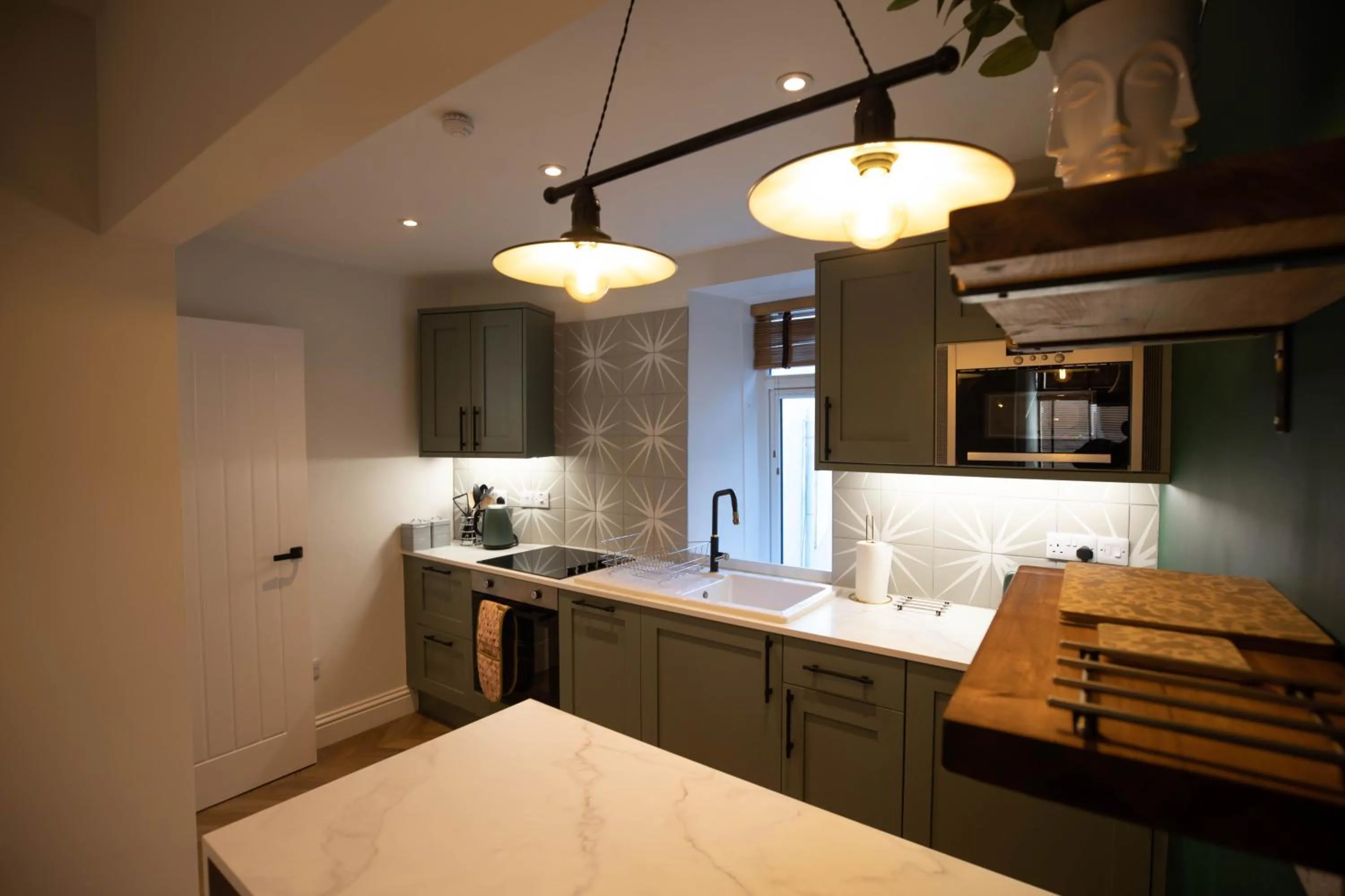 Ridley's Place modern one-bedroom seaside apartment