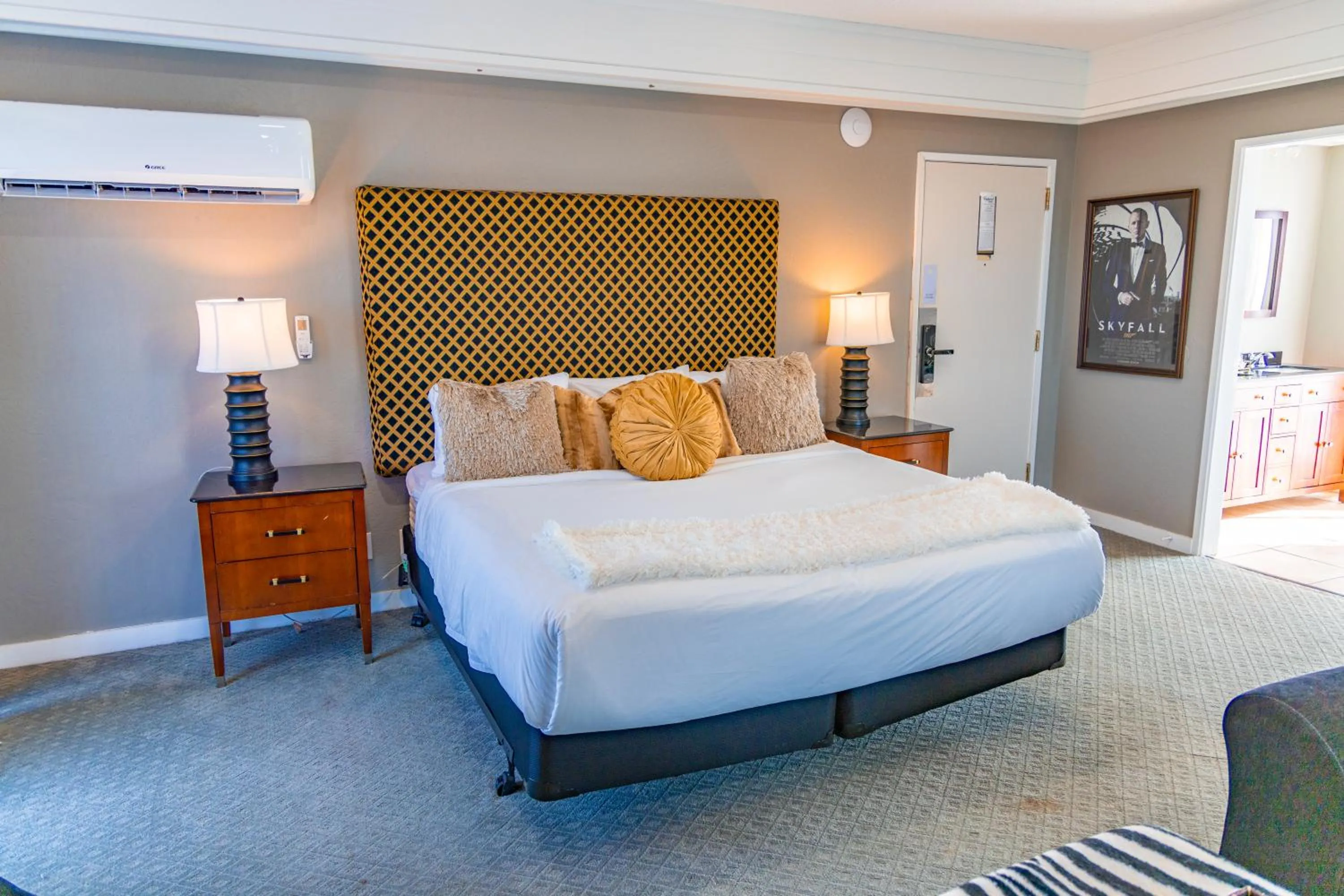 Bed in Tanglewood Resort on Lake Texoma, an Ascend Collection Resort