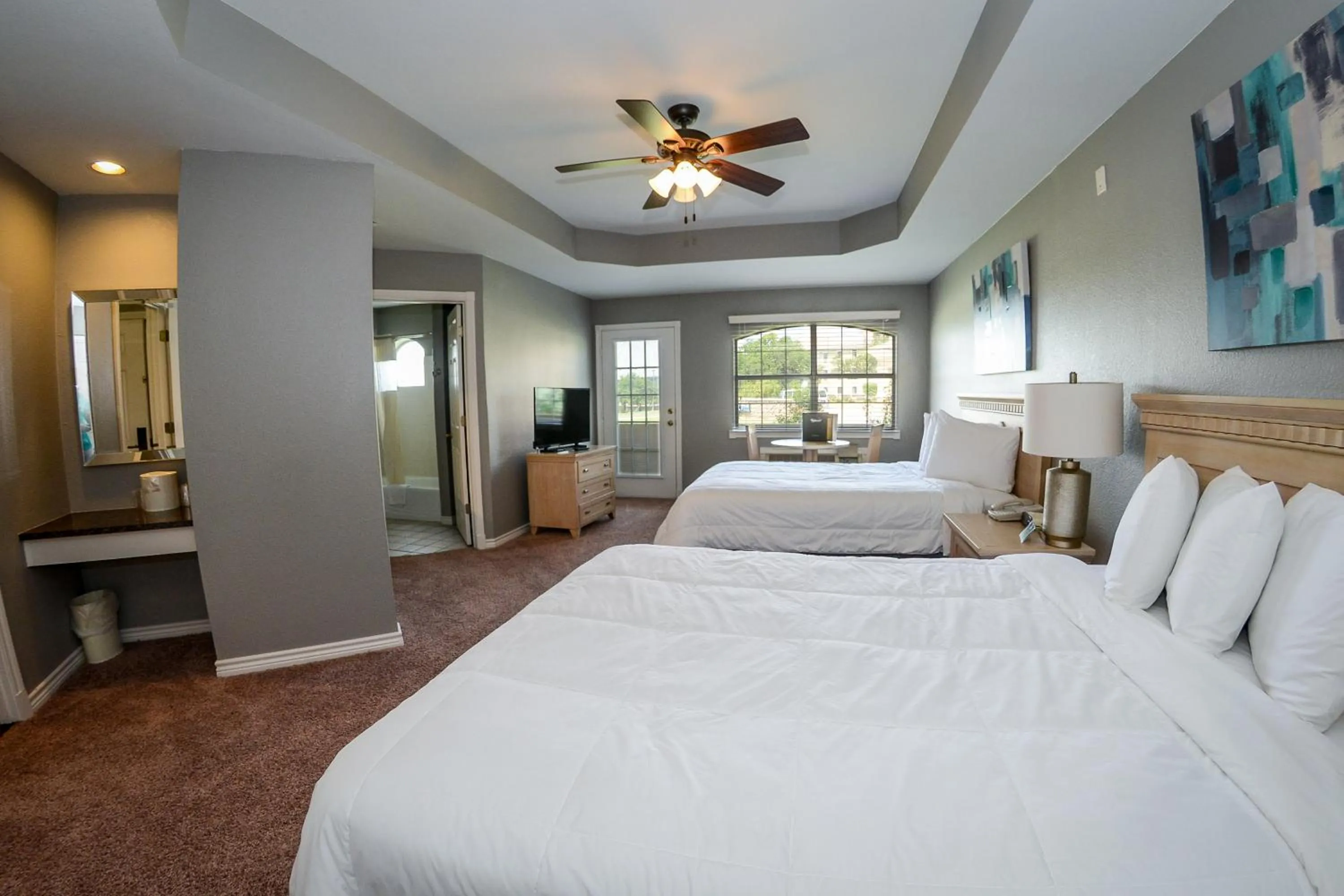 Photo of the whole room, Bed in Tanglewood Resort on Lake Texoma, an Ascend Collection Resort