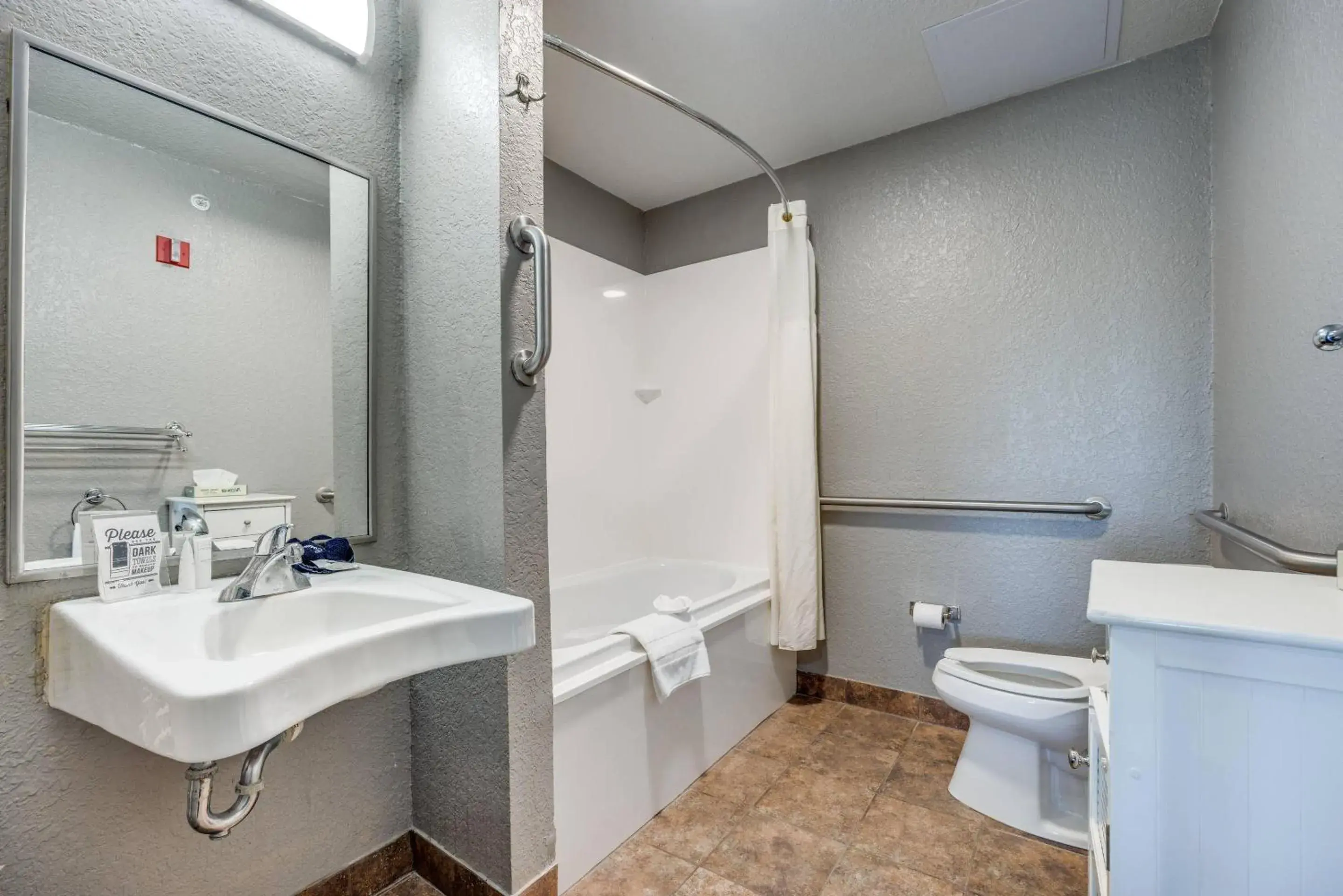 Bedroom in Tanglewood Resort on Lake Texoma, an Ascend Collection Resort Bedroom in Tanglewood Resort on Lake Texoma, an Ascend Collection Resort