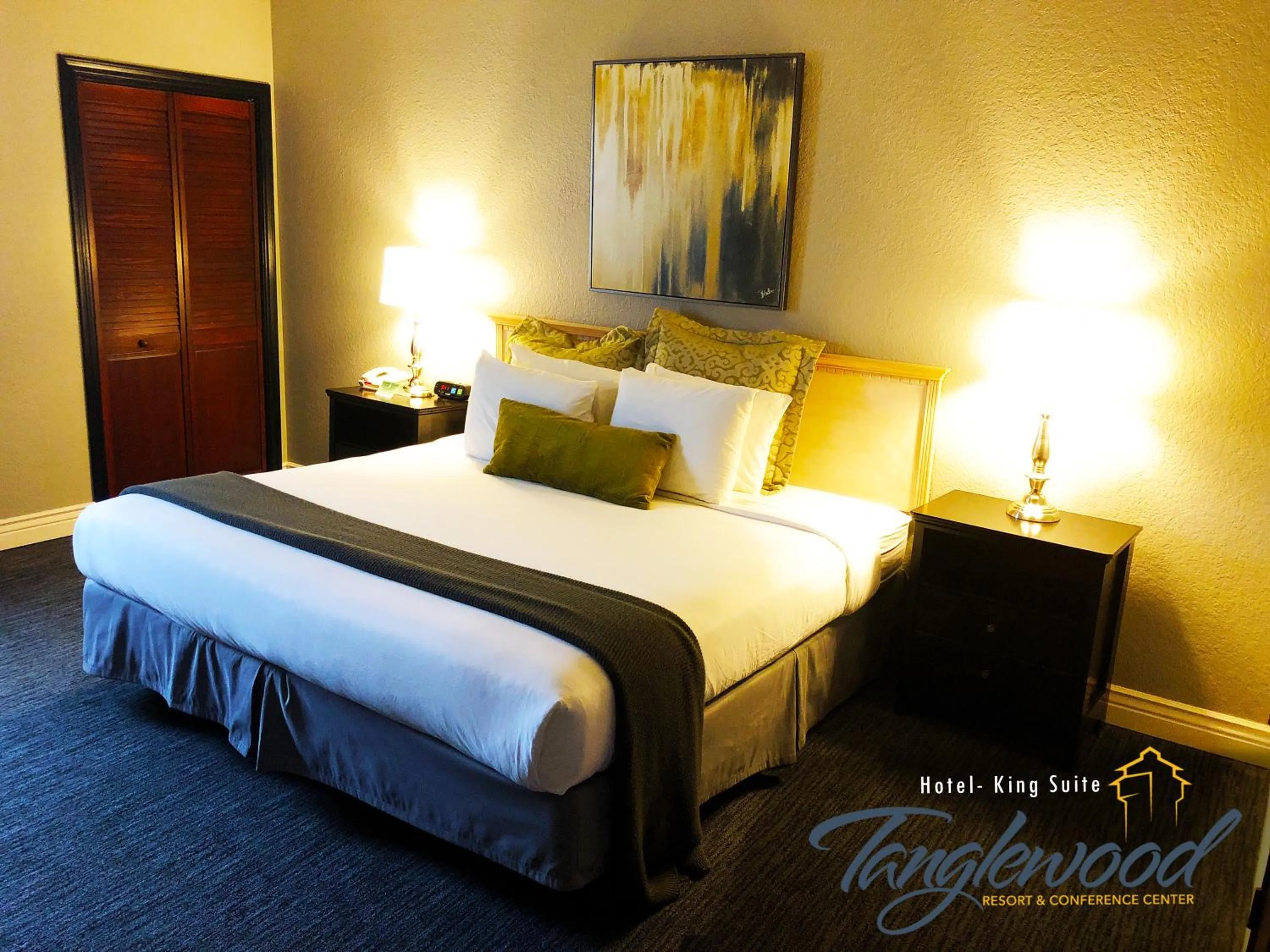 Bed in Tanglewood Resort on Lake Texoma, an Ascend Collection Resort