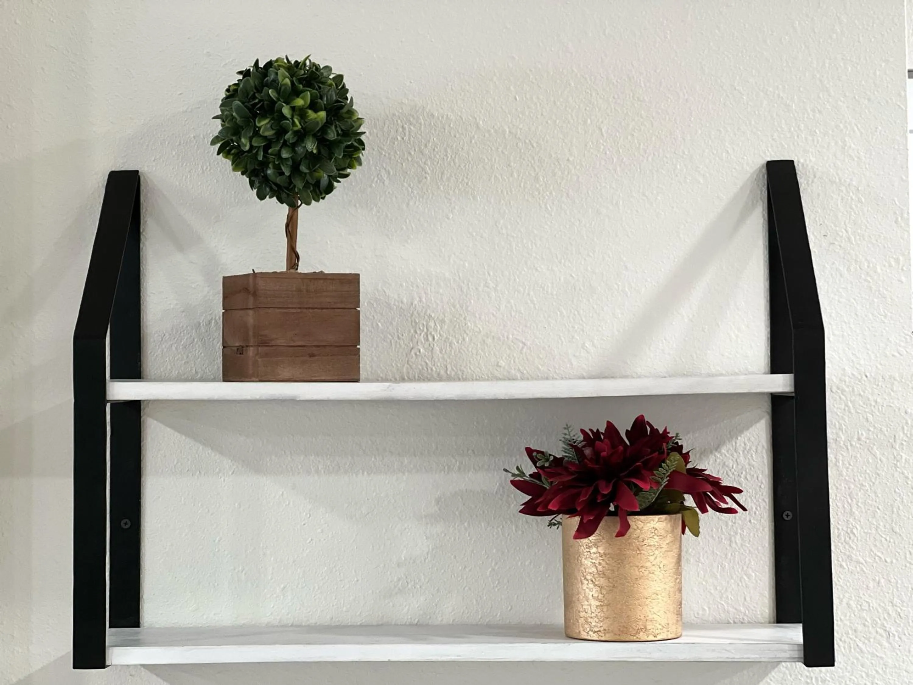 Decorative detail in Anchorage midtown apartment- Wyoming 1